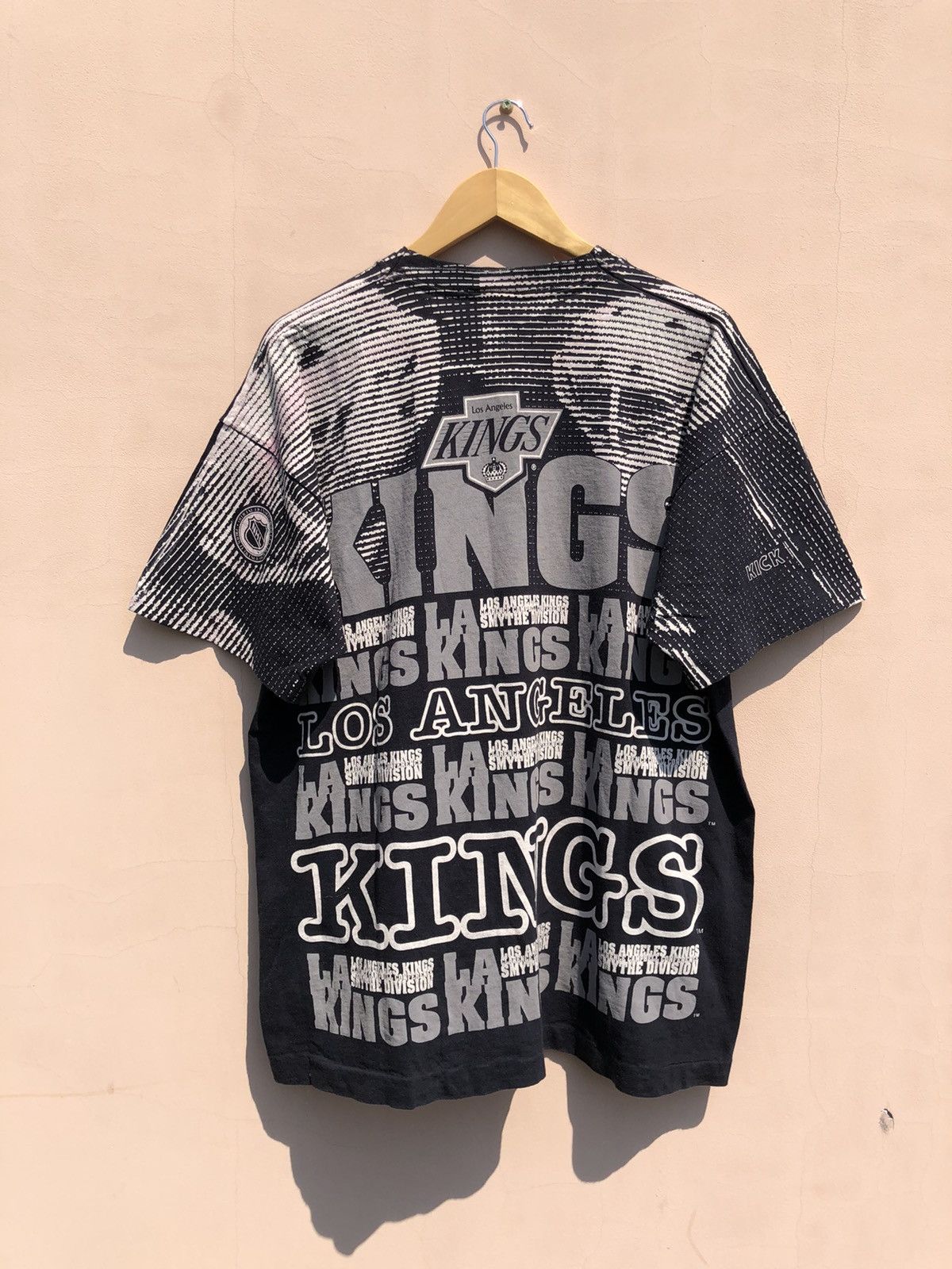 NHL Vintage 90s Los Angeles Kings NHL Hockey All Over Print Tee Size US XL / EU 56 / 4 - 2 Thumbnail