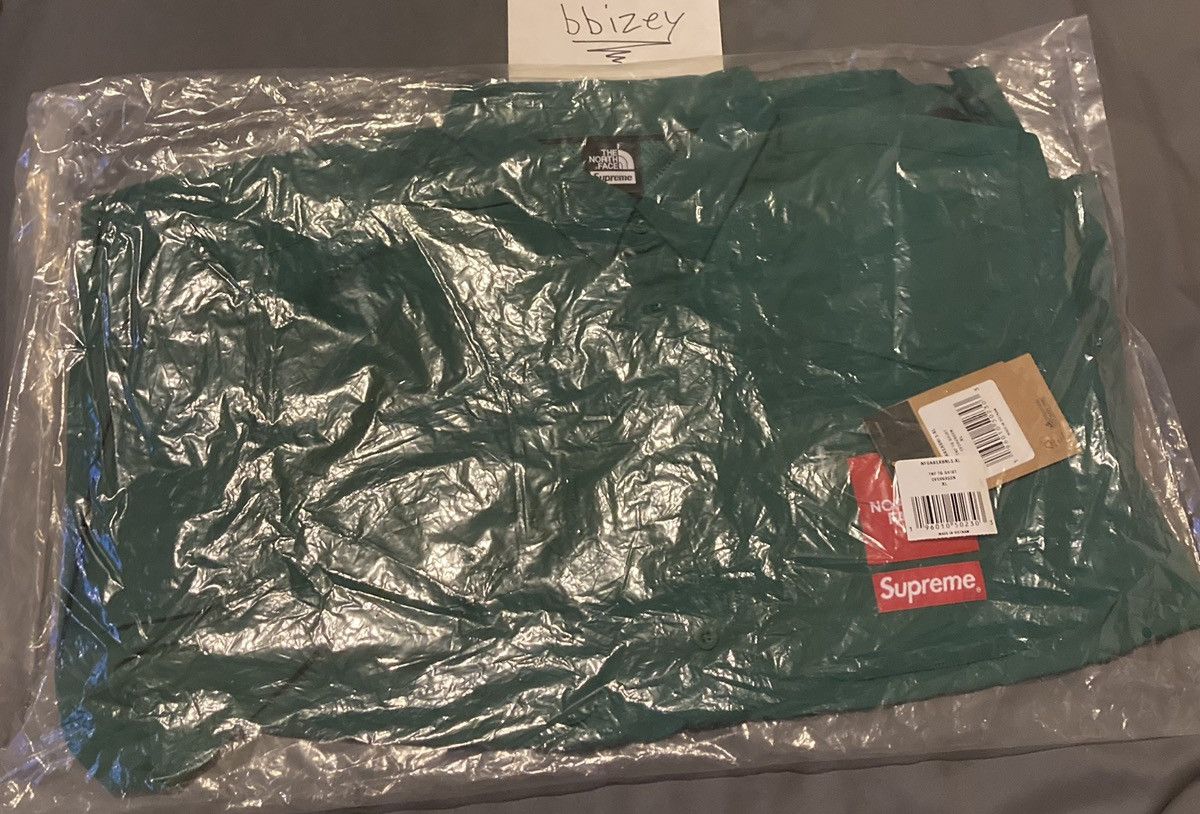 Supreme × The North Face Supreme The North Face Trekking S/S Shirt Dark Green XL Size US XL / EU 56 / 4 - 2 Thumbnail