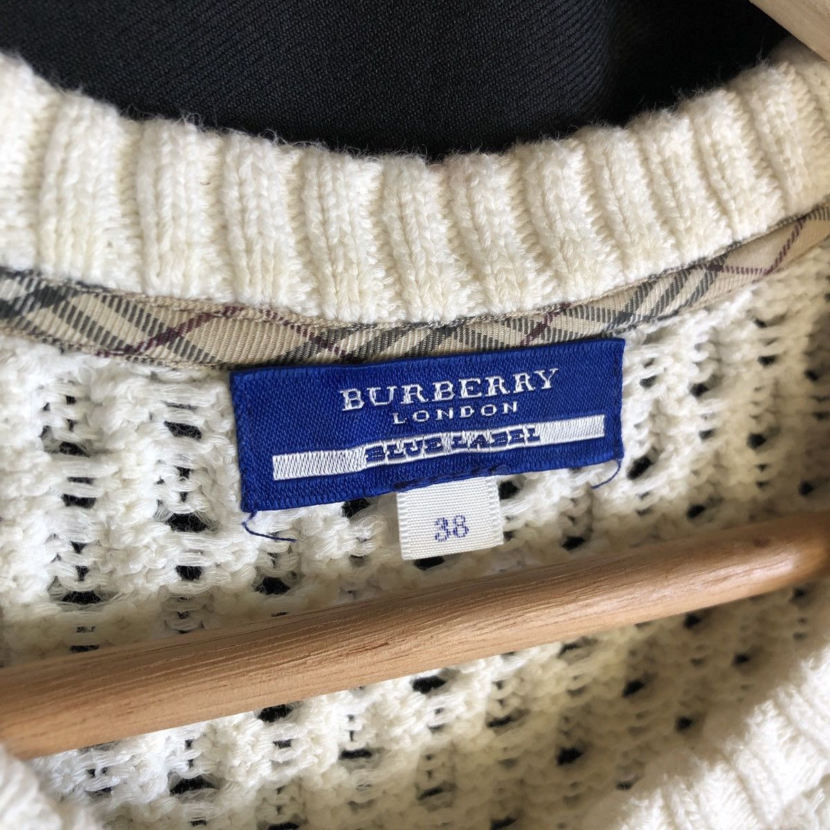 Burberry Burberry Embossed Logo Crochet Knitwear Size XS / US 0-2 / IT 36-38 - 7 Thumbnail