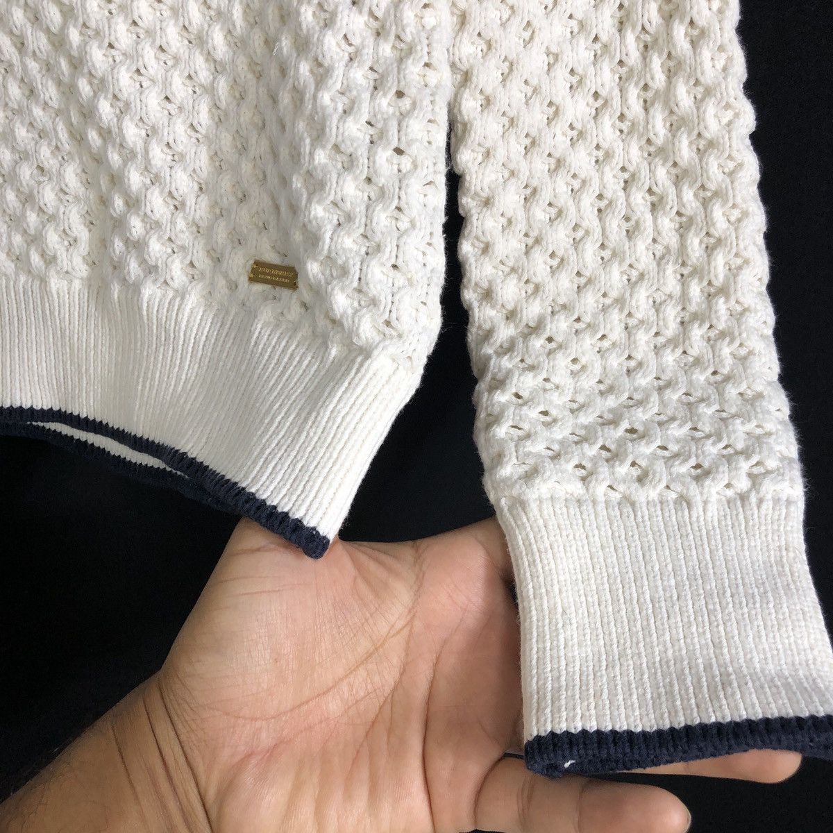 Burberry Burberry Embossed Logo Crochet Knitwear Size XS / US 0-2 / IT 36-38 - 5 Thumbnail