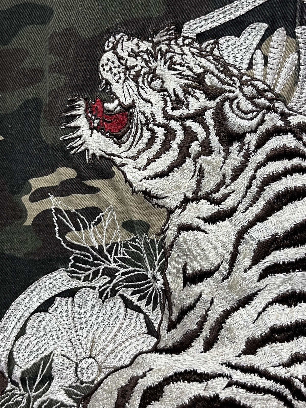 Japanese Brand 🔥JAPANESE Sukajan Tiger Embroidery Cropped Pants Karakuri Size US 31 - 5 Thumbnail