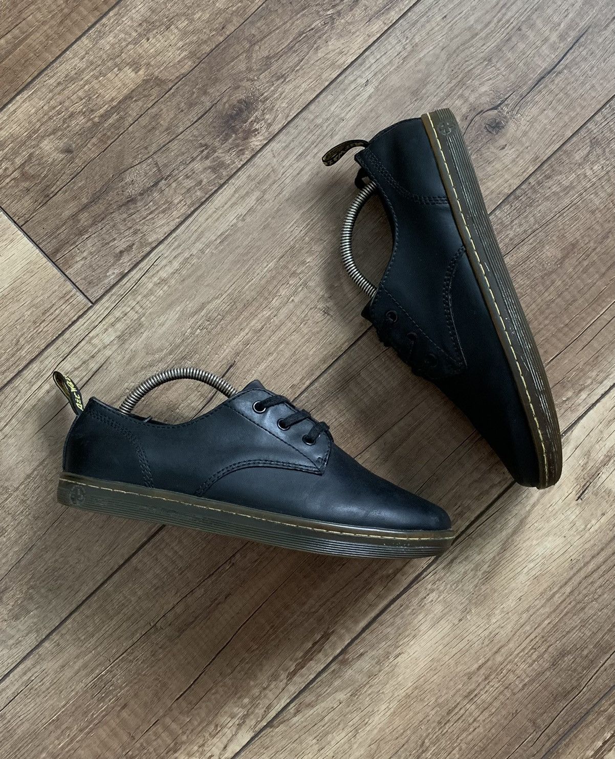 Dr. Martens Vintage Dr. Martens Tyrone Black Leather Low Shoes Boots Size US 9 / EU 42 - 2 Thumbnail