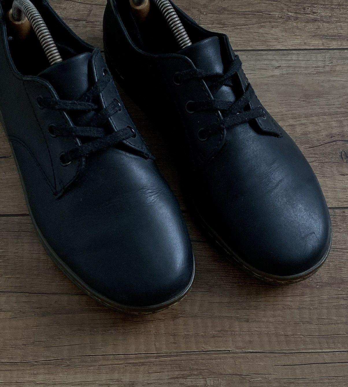 Dr. Martens Vintage Dr. Martens Tyrone Black Leather Low Shoes Boots Size US 9 / EU 42 - 6 Thumbnail