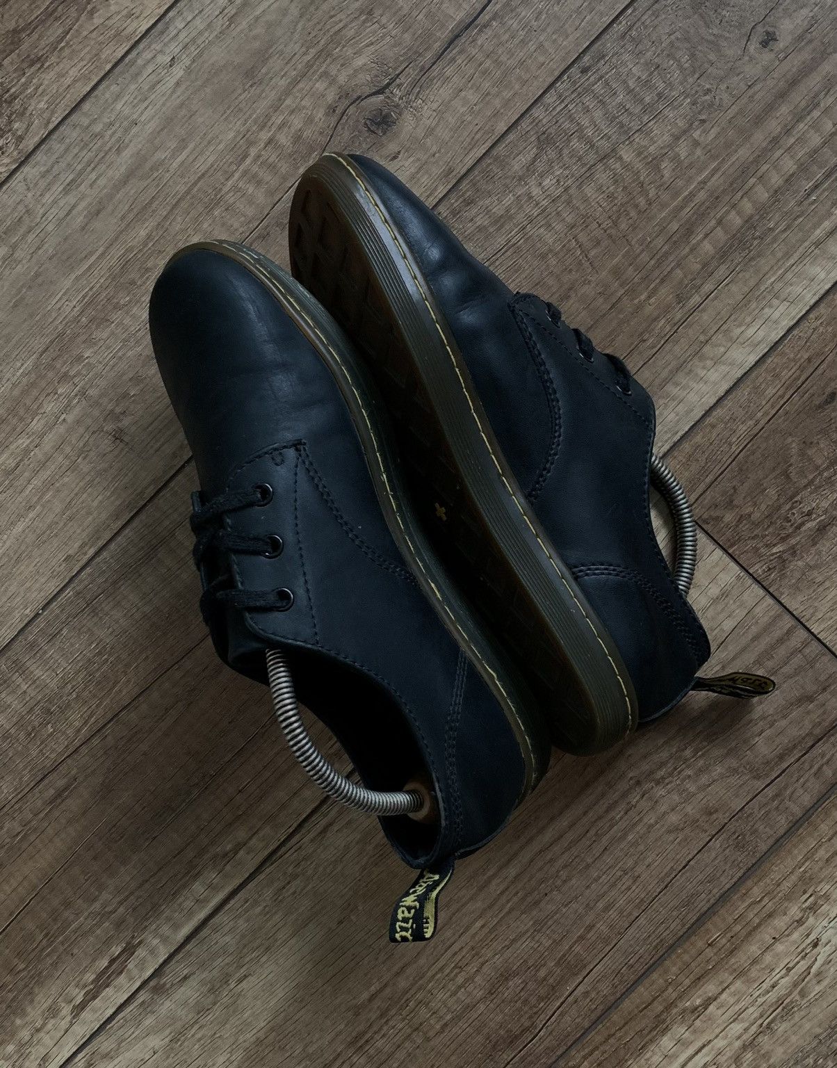 Dr. Martens Vintage Dr. Martens Tyrone Black Leather Low Shoes Boots Size US 9 / EU 42 - 4 Thumbnail