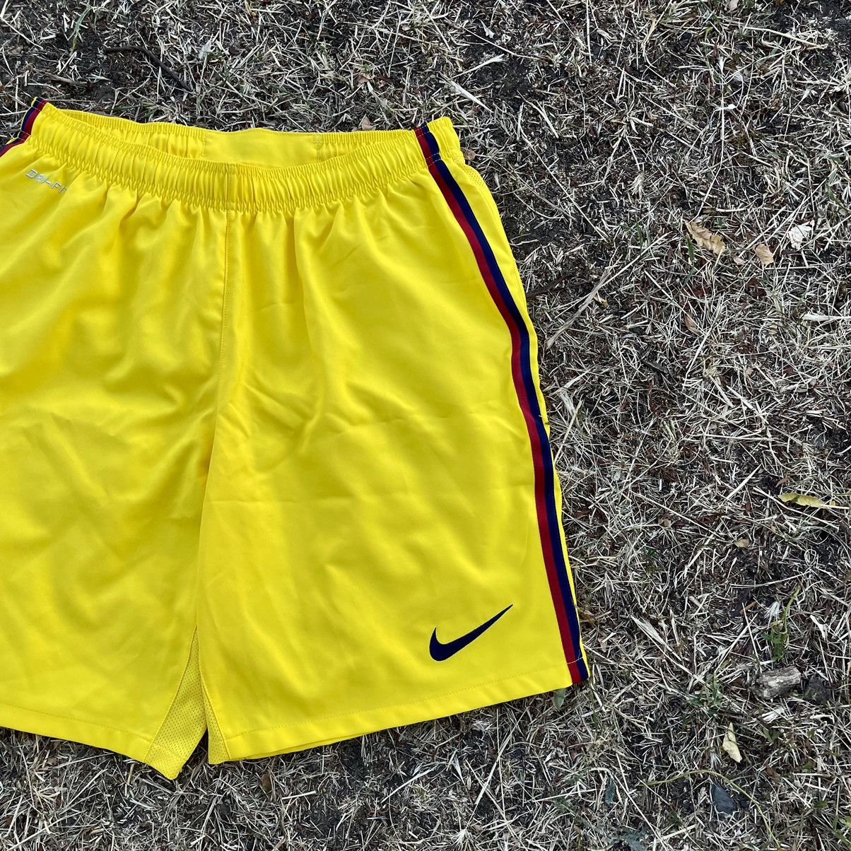 Nike Vintage Y2K Nike Swoosh Logo Shorts Streetwear Size XL Size US 34 / EU 50 - 2 Thumbnail