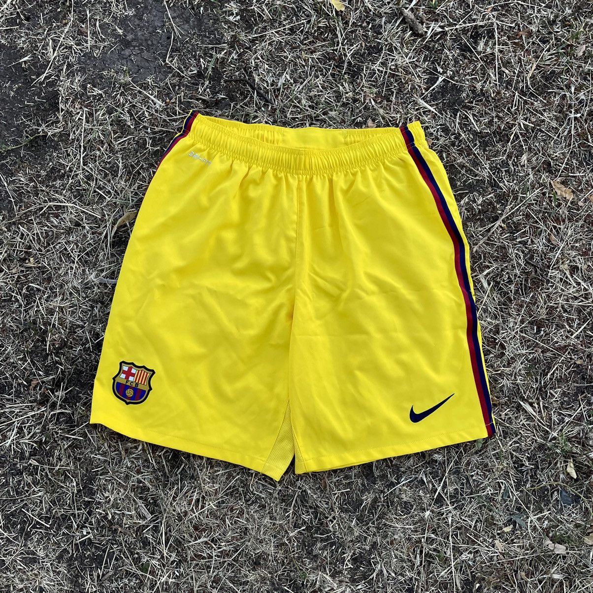 Nike Vintage Y2K Nike Swoosh Logo Shorts Streetwear Size XL Size US 34 / EU 50 - 1 Thumbnail