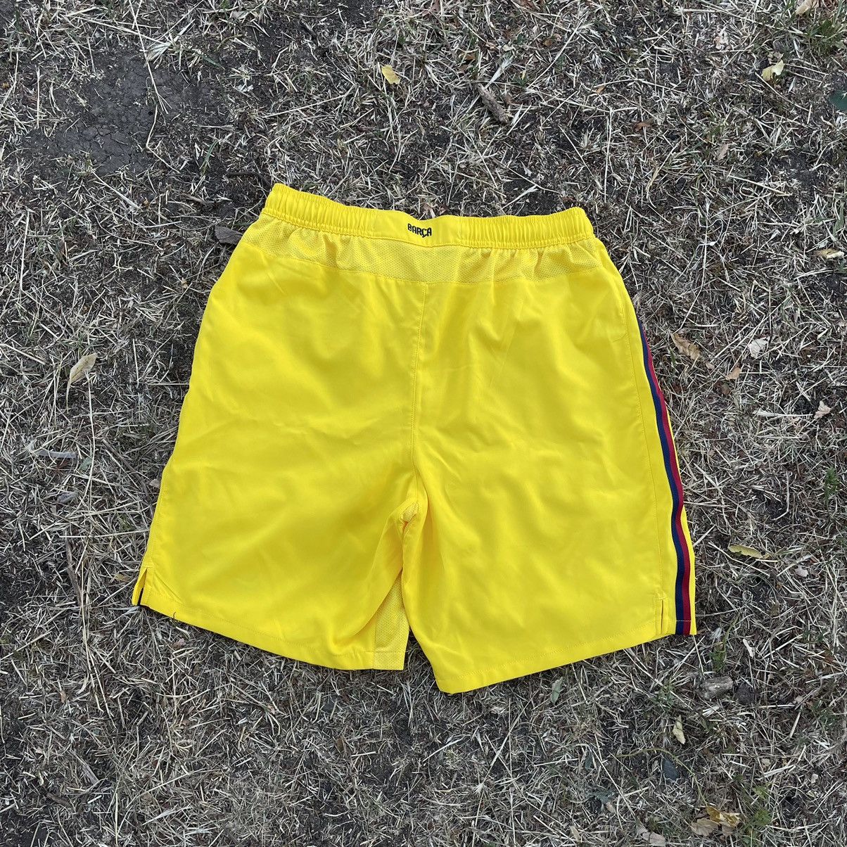 Nike Vintage Y2K Nike Swoosh Logo Shorts Streetwear Size XL Size US 34 / EU 50 - 5 Thumbnail