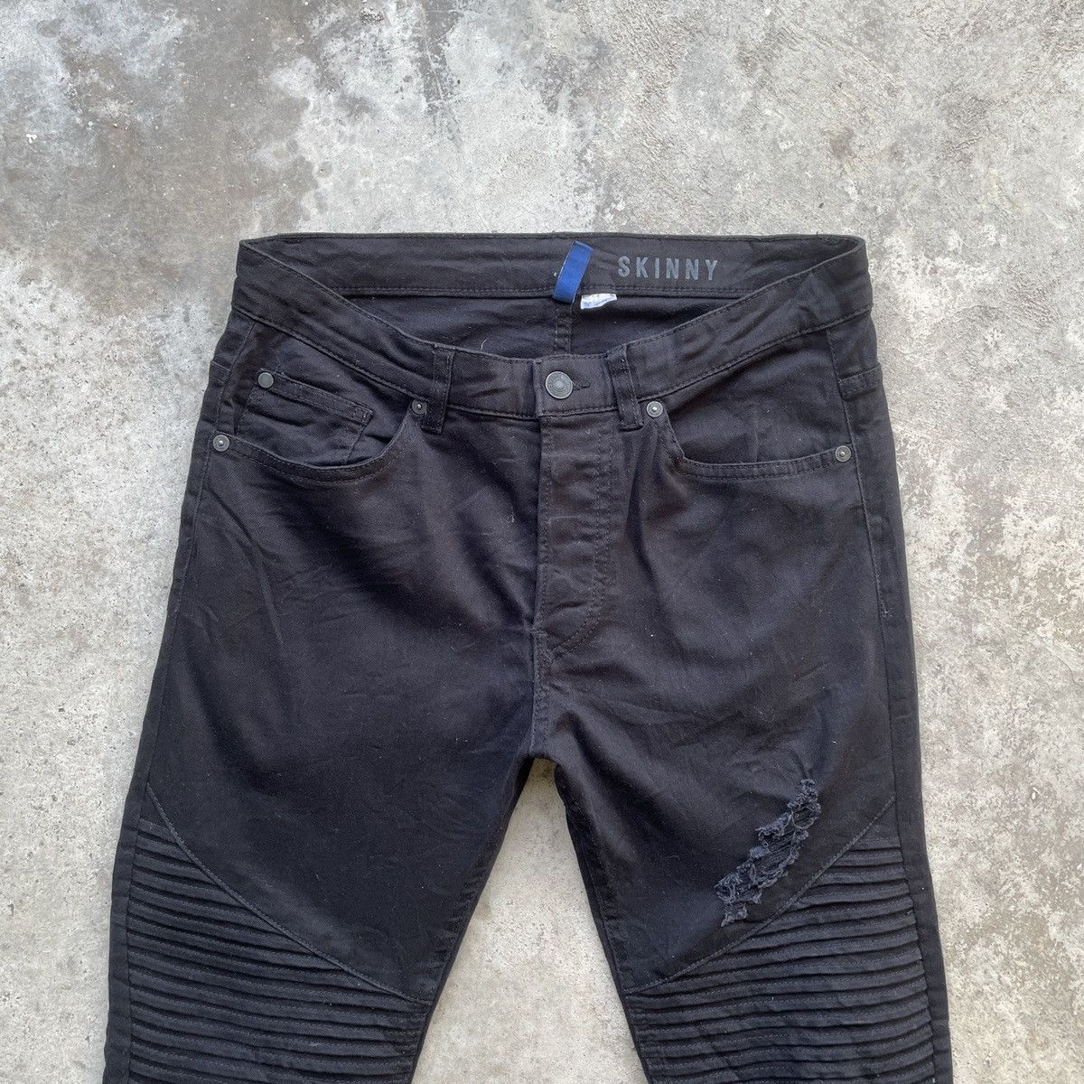 Japanese Brand Vintage Japanese Distressed Black Skinny Pants RARE W29 Size US 29 - 2 Thumbnail