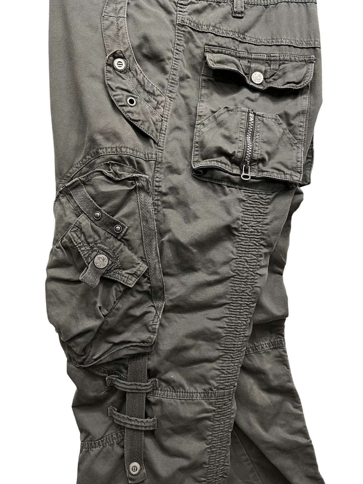 FUSAI 🔥FYE🔥FUSAI Japan Bondage Insane Multipocket Cargo Pants Size US 35 - 7 Thumbnail
