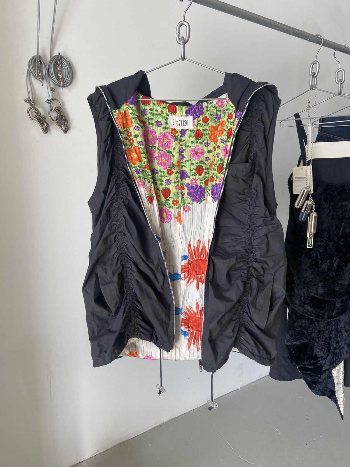 20471120 🌸Secret Flower Garden🌸 Reversible Vest Size US L / EU 52-54 / 3 - 1 Thumbnail