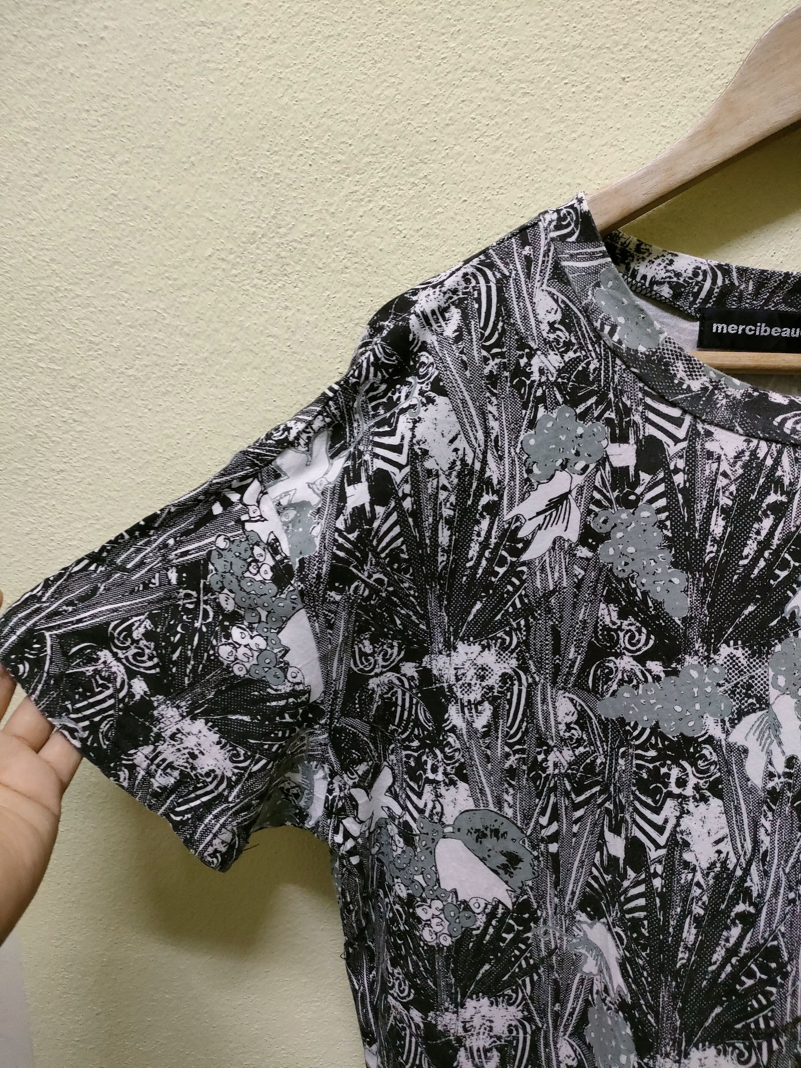 Issey Miyake × Japanese Brand Steal 🔥 🔥Mercibeaucoup Designer T-shirt Size US M / EU 48-50 / 2 - 4 Thumbnail