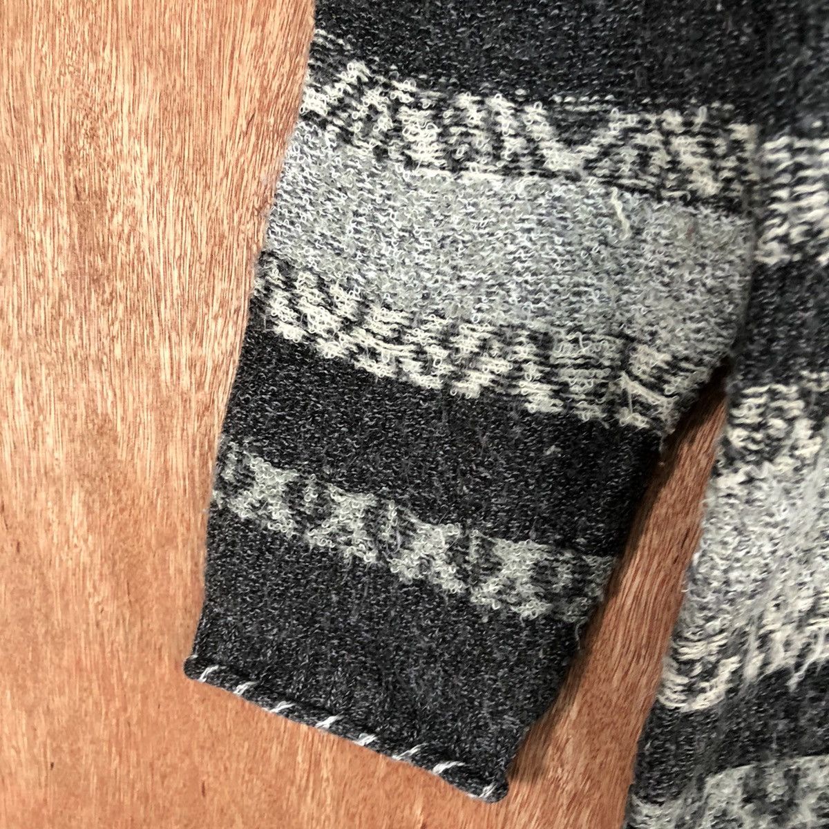 Vintage DL Vino Rouge stripe shaggy Grey Knitwear #c723 Size US M / EU 48-50 / 2 - 6 Thumbnail