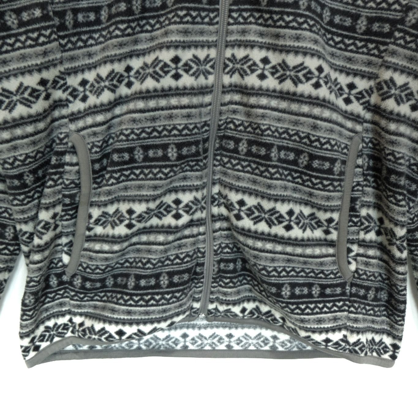 Uniqlo UNIQLO Floral Monogram Christmas Fleece Jacket Size US M / EU 48-50 / 2 - 4 Thumbnail
