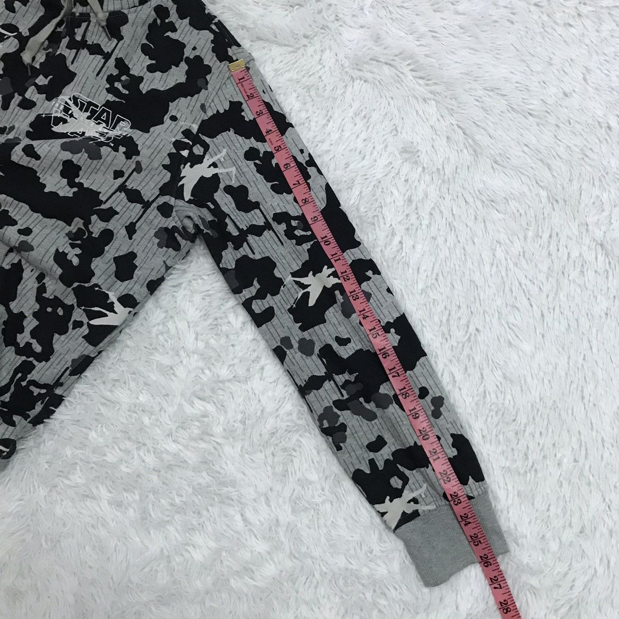 Star Wars Uniqlo Star Wars Camo Zipper Jacket Hooded Fleece Inner Size US XL / EU 56 / 4 - 23 Thumbnail