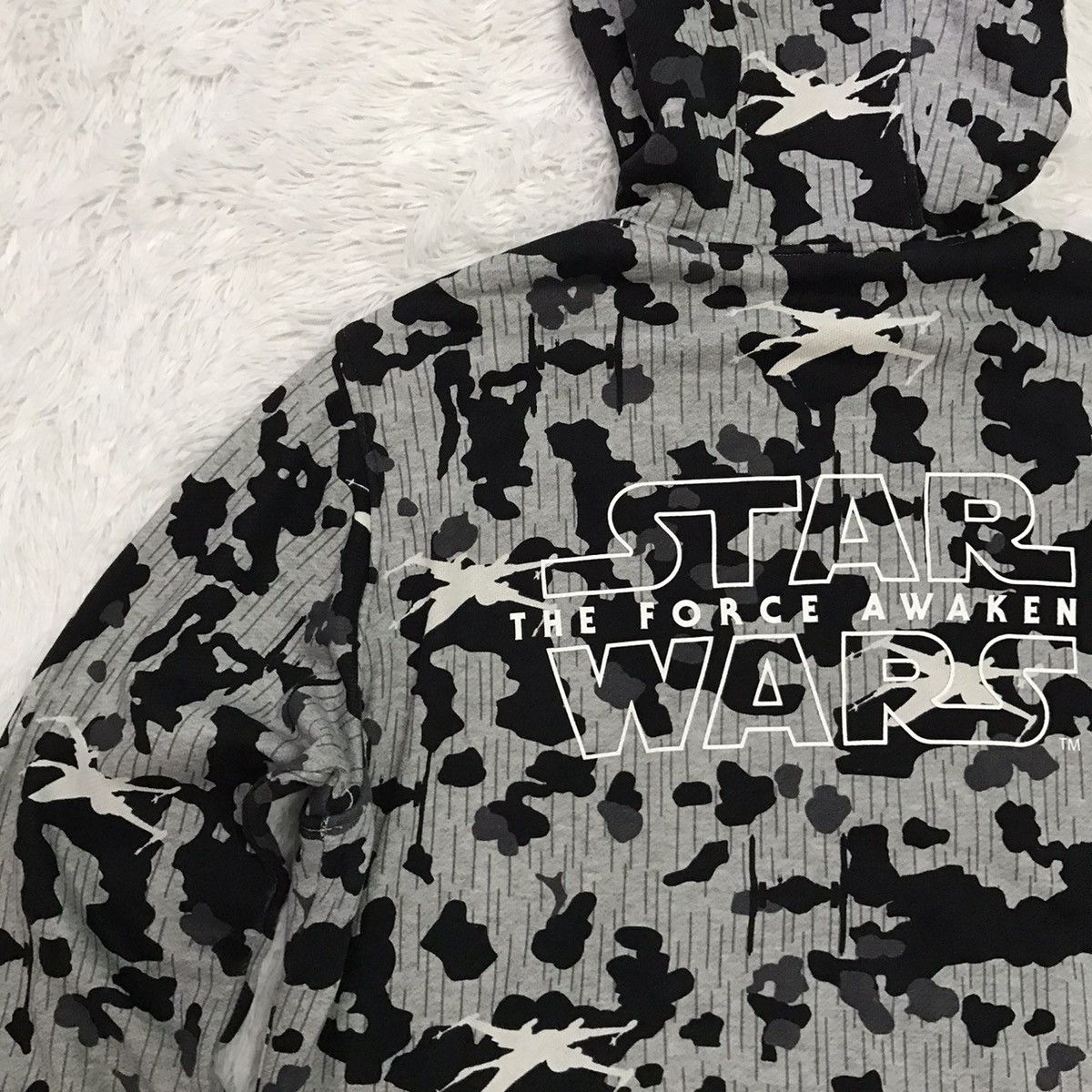 Star Wars Uniqlo Star Wars Camo Zipper Jacket Hooded Fleece Inner Size US XL / EU 56 / 4 - 11 Thumbnail