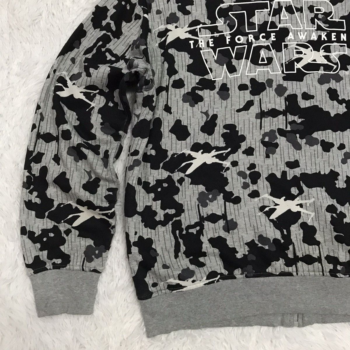 Star Wars Uniqlo Star Wars Camo Zipper Jacket Hooded Fleece Inner Size US XL / EU 56 / 4 - 8 Thumbnail