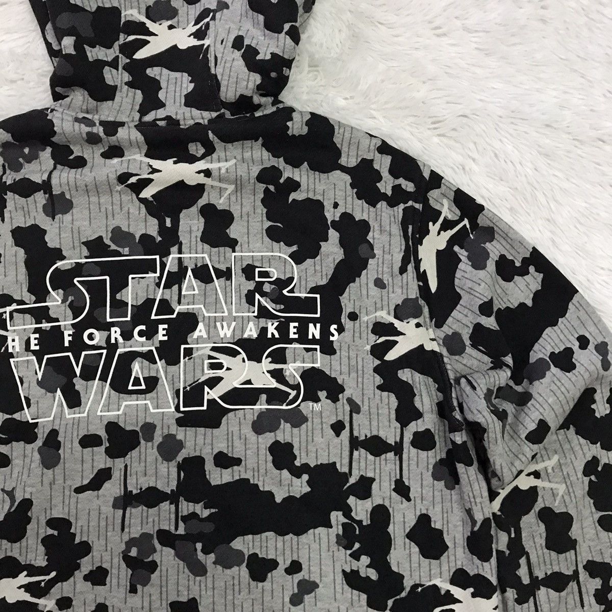 Star Wars Uniqlo Star Wars Camo Zipper Jacket Hooded Fleece Inner Size US XL / EU 56 / 4 - 10 Thumbnail