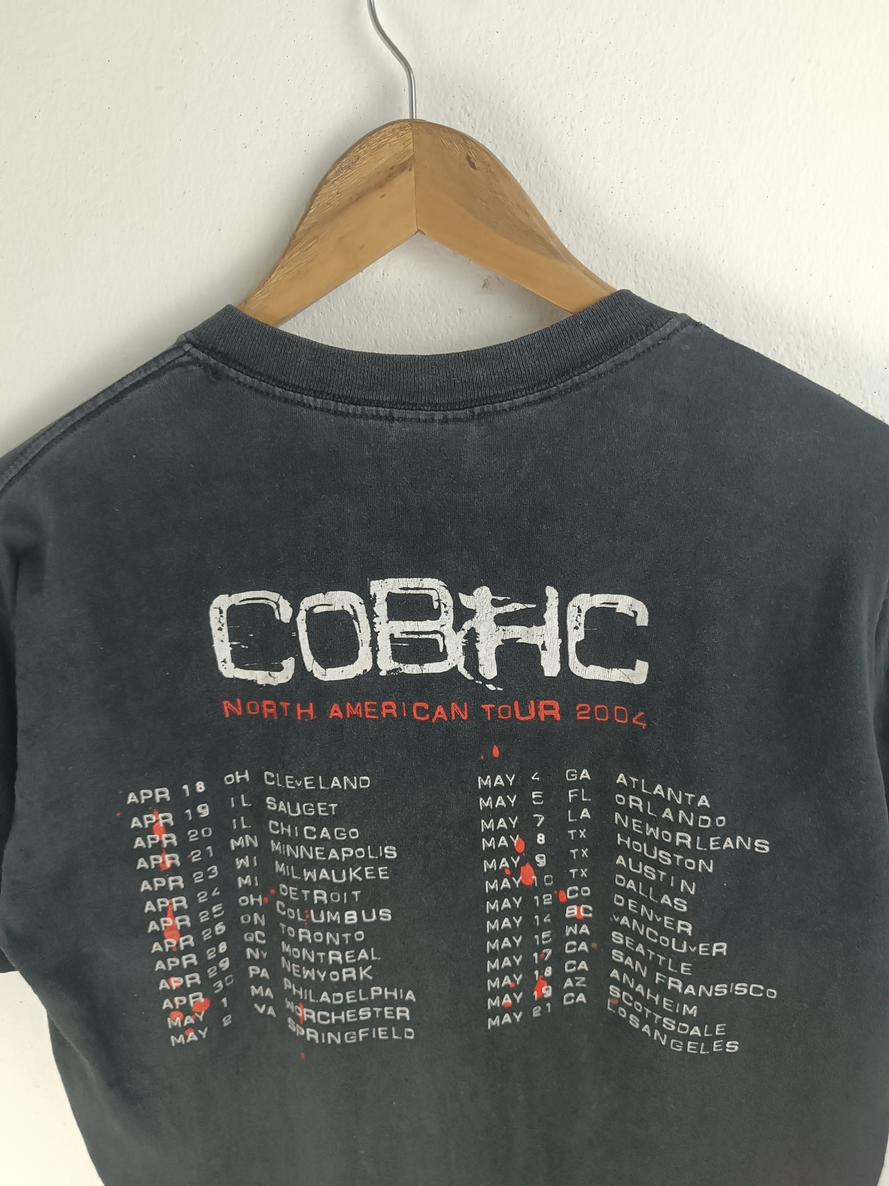 Band Tees VINTAGE '04 CHILDREN OF BODOM TOUR (lamb of god in flames) Size US M / EU 48-50 / 2 - 10 Thumbnail