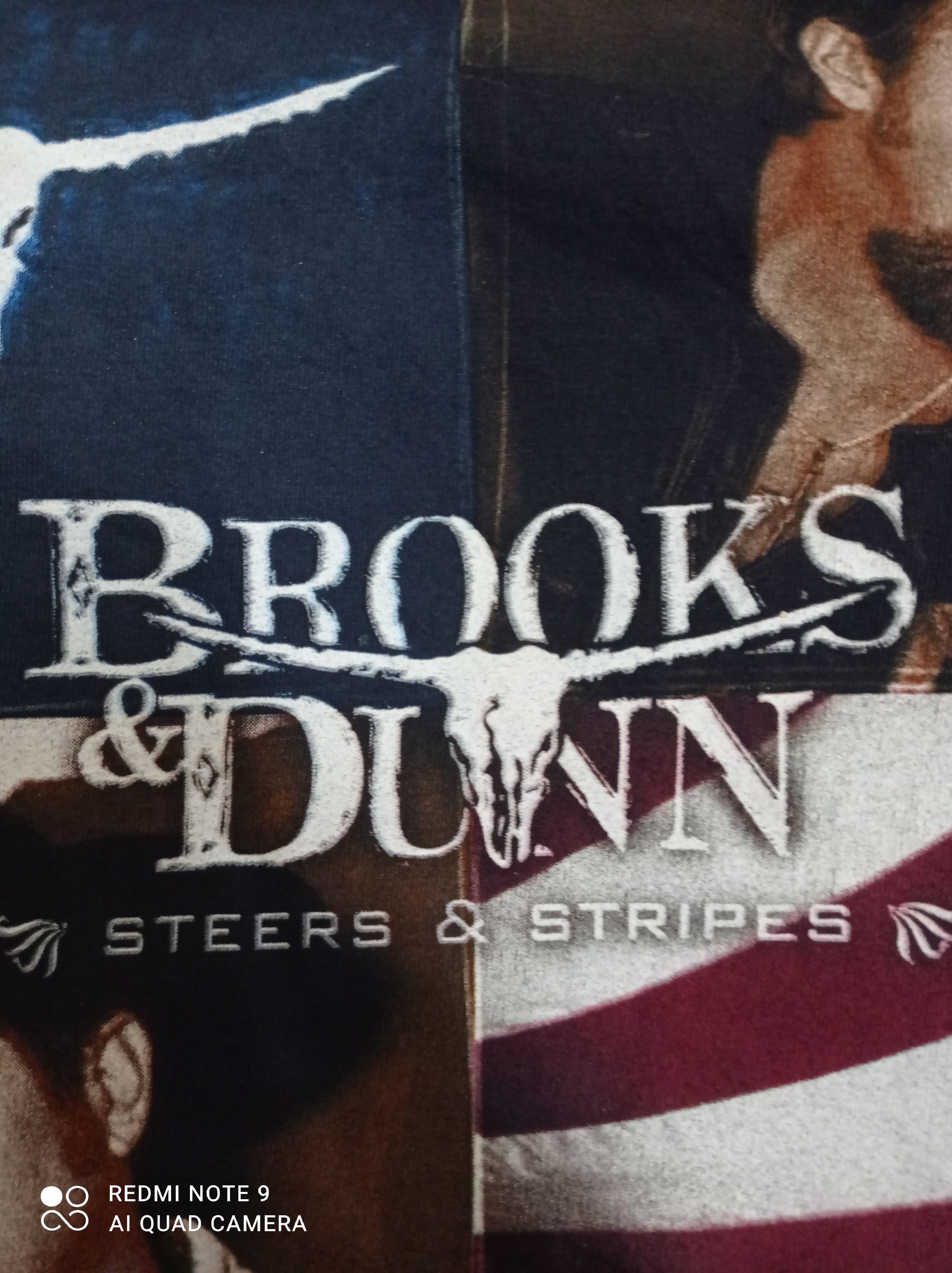Band Tees 🔥Vintage 2001 Brooks&Dunn Band tour tee size L🔥 Size US L / EU 52-54 / 3 - 3 Thumbnail