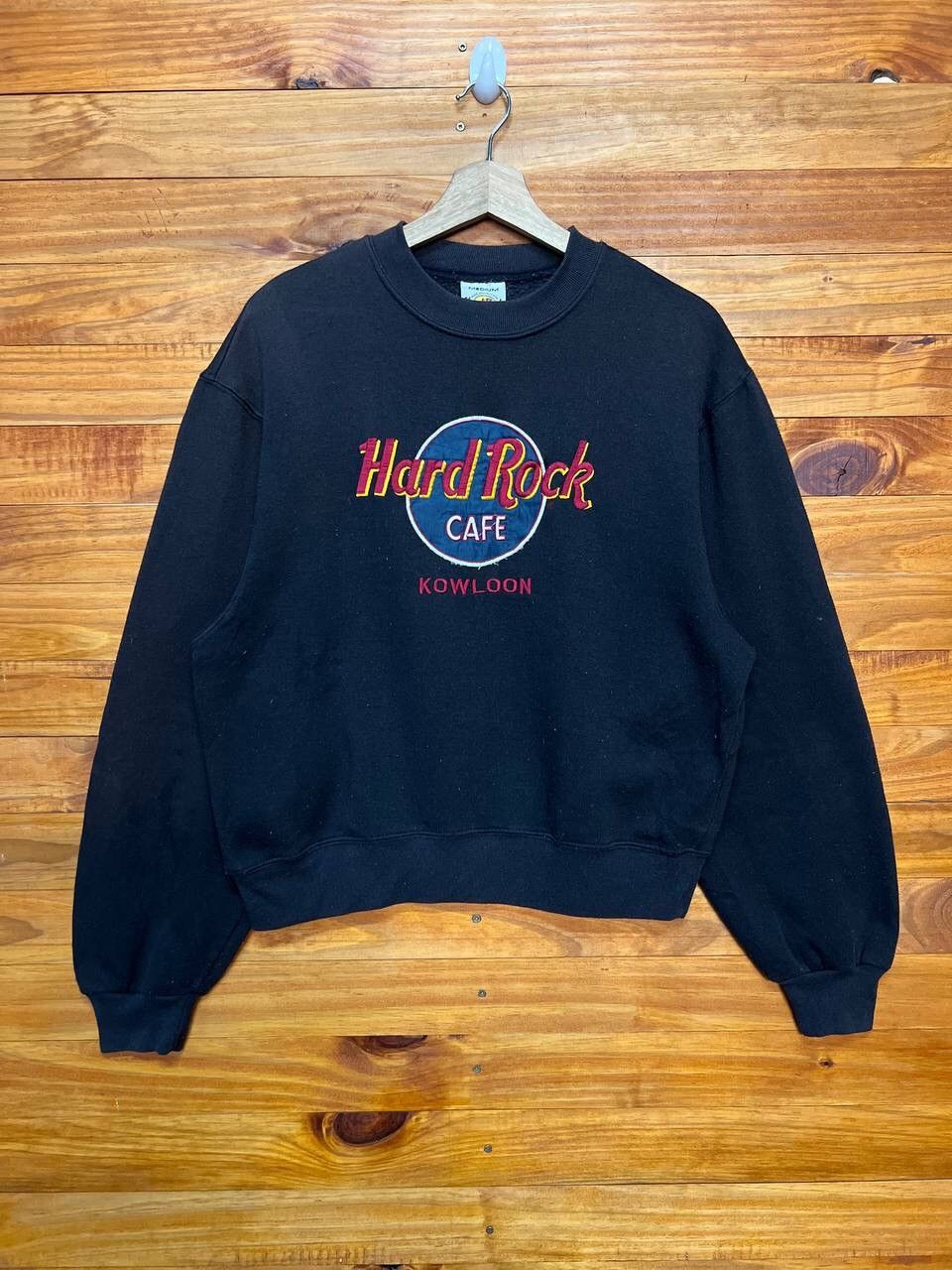 Hard Rock Cafe VINTAGE HARD ROCK CAFE KOWLOON EMBROIDERY SWEATSHIRT Size US M / EU 48-50 / 2 - 1 Thumbnail