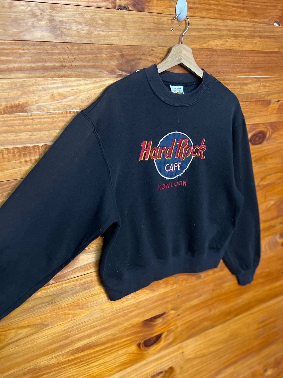 Hard Rock Cafe VINTAGE HARD ROCK CAFE KOWLOON EMBROIDERY SWEATSHIRT Size US M / EU 48-50 / 2 - 5 Thumbnail