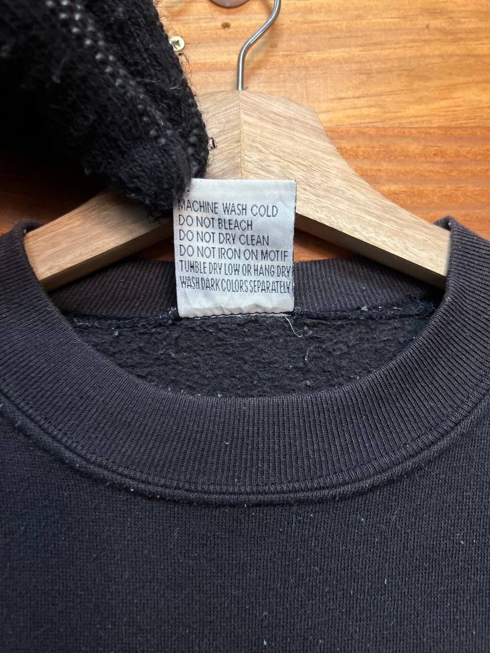 Hard Rock Cafe VINTAGE HARD ROCK CAFE KOWLOON EMBROIDERY SWEATSHIRT Size US M / EU 48-50 / 2 - 10 Thumbnail