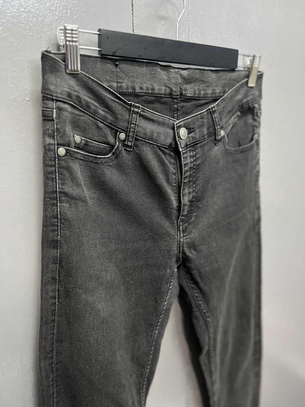 Cheap Monday CHEAP MONDAY STRETCH SKINNY PANTS SIZE 30 Size US 30 / EU 46 - 2 Thumbnail