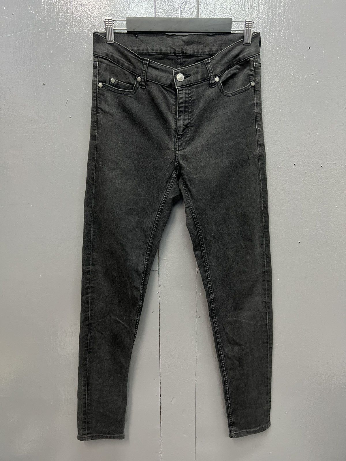Cheap Monday CHEAP MONDAY STRETCH SKINNY PANTS SIZE 30 Size US 30 / EU 46 - 1 Thumbnail