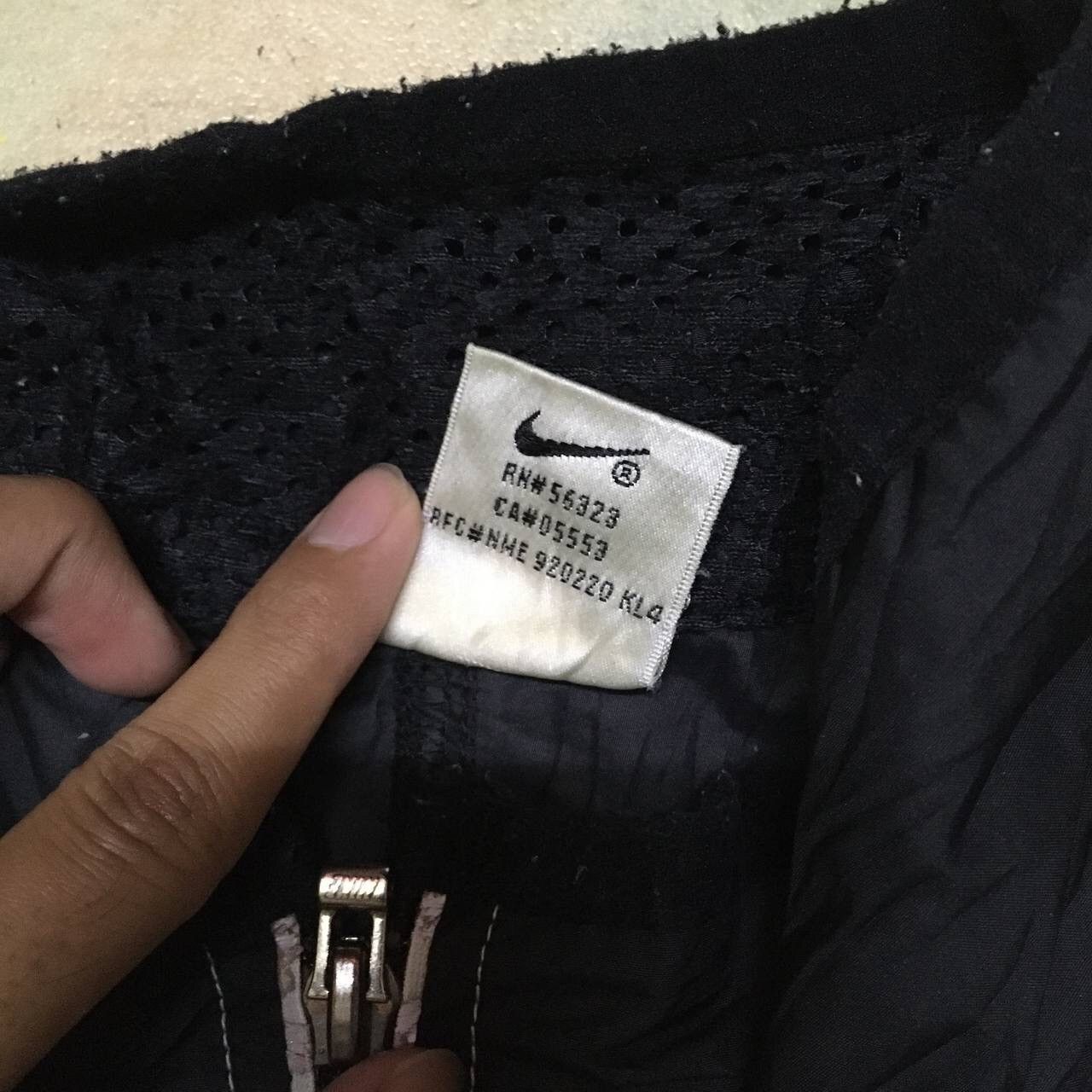 Nike Vintage Nike Sweater Windbreaker Light Jacket Small Logo Size US M / EU 48-50 / 2 - 8 Thumbnail