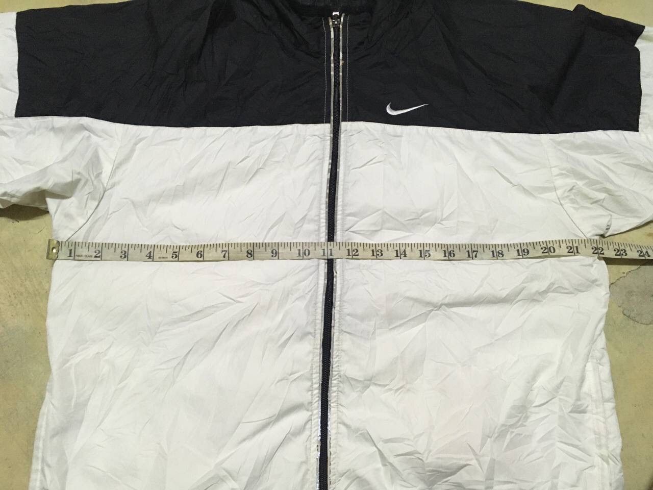 Nike Vintage Nike Sweater Windbreaker Light Jacket Small Logo Size US M / EU 48-50 / 2 - 10 Thumbnail