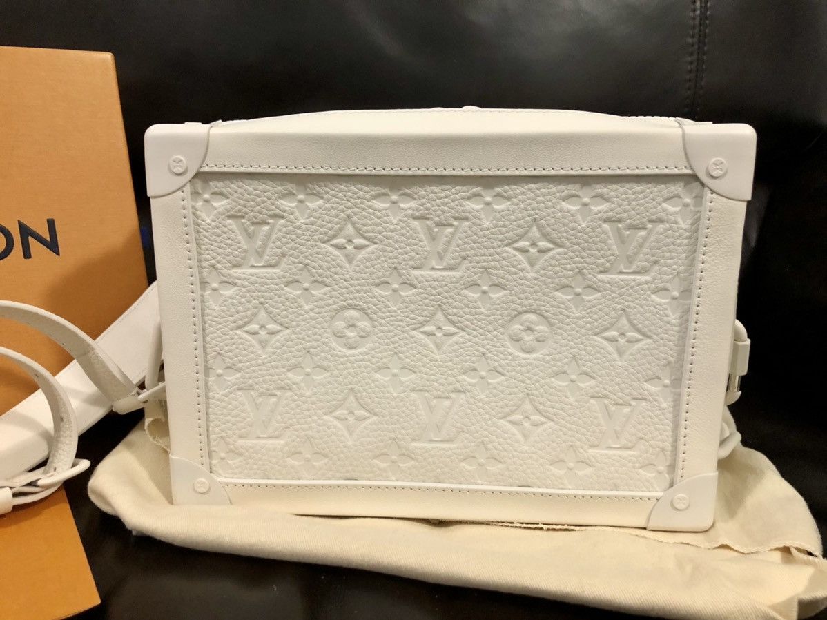 Louis Vuitton Louis Vuitton X Virgil Abloh Cocaine White Trunk S/S 2019 Size ONE SIZE - 3 Thumbnail