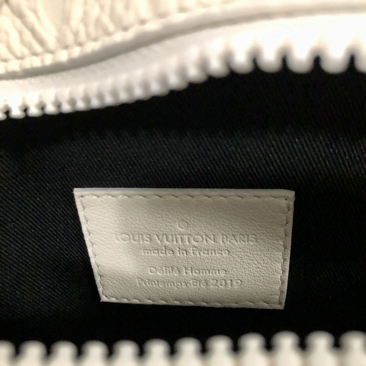 Louis Vuitton Louis Vuitton X Virgil Abloh Cocaine White Trunk S/S 2019 Size ONE SIZE - 9 Thumbnail