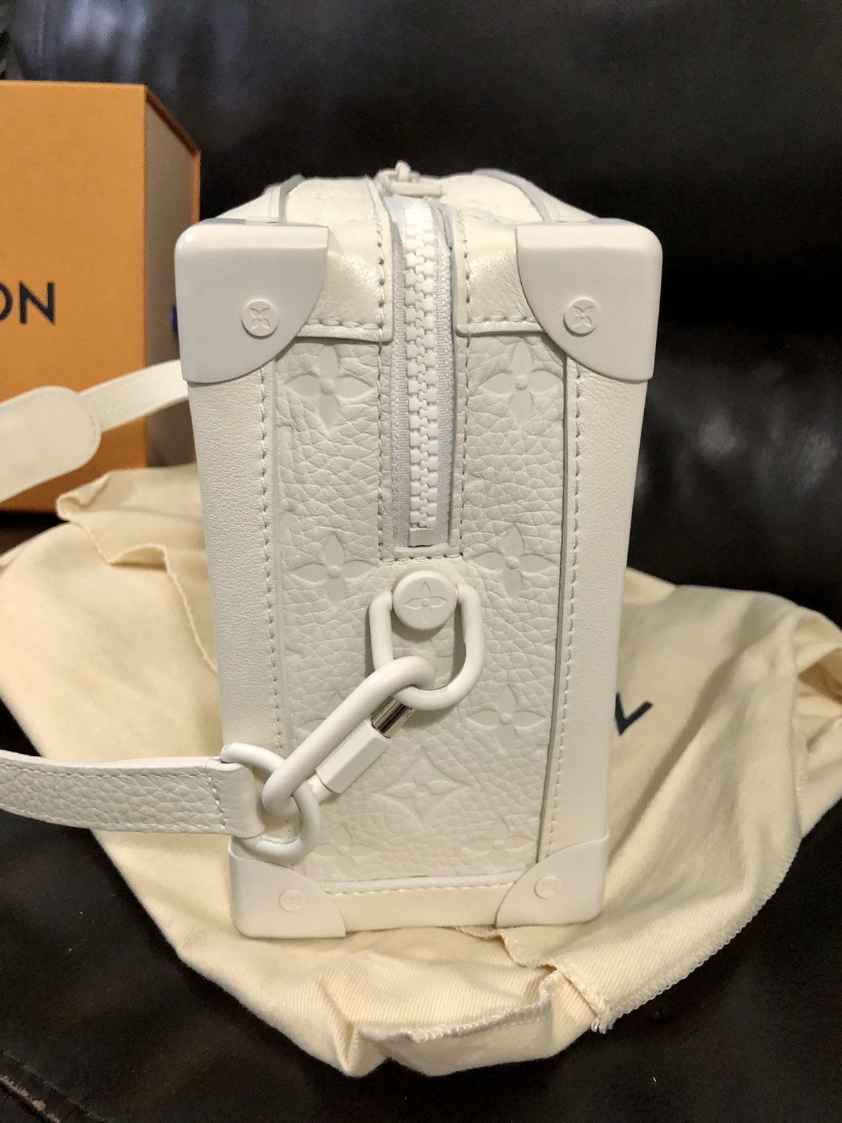 Louis Vuitton Louis Vuitton X Virgil Abloh Cocaine White Trunk S/S 2019 Size ONE SIZE - 5 Thumbnail