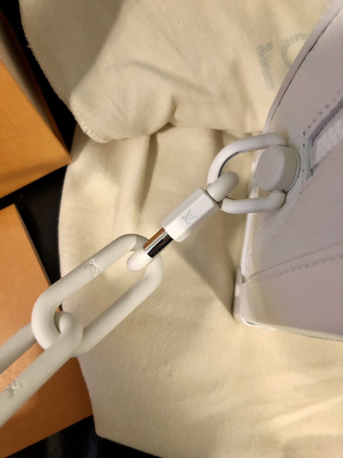 Louis Vuitton Louis Vuitton X Virgil Abloh Cocaine White Trunk S/S 2019 Size ONE SIZE - 8 Thumbnail