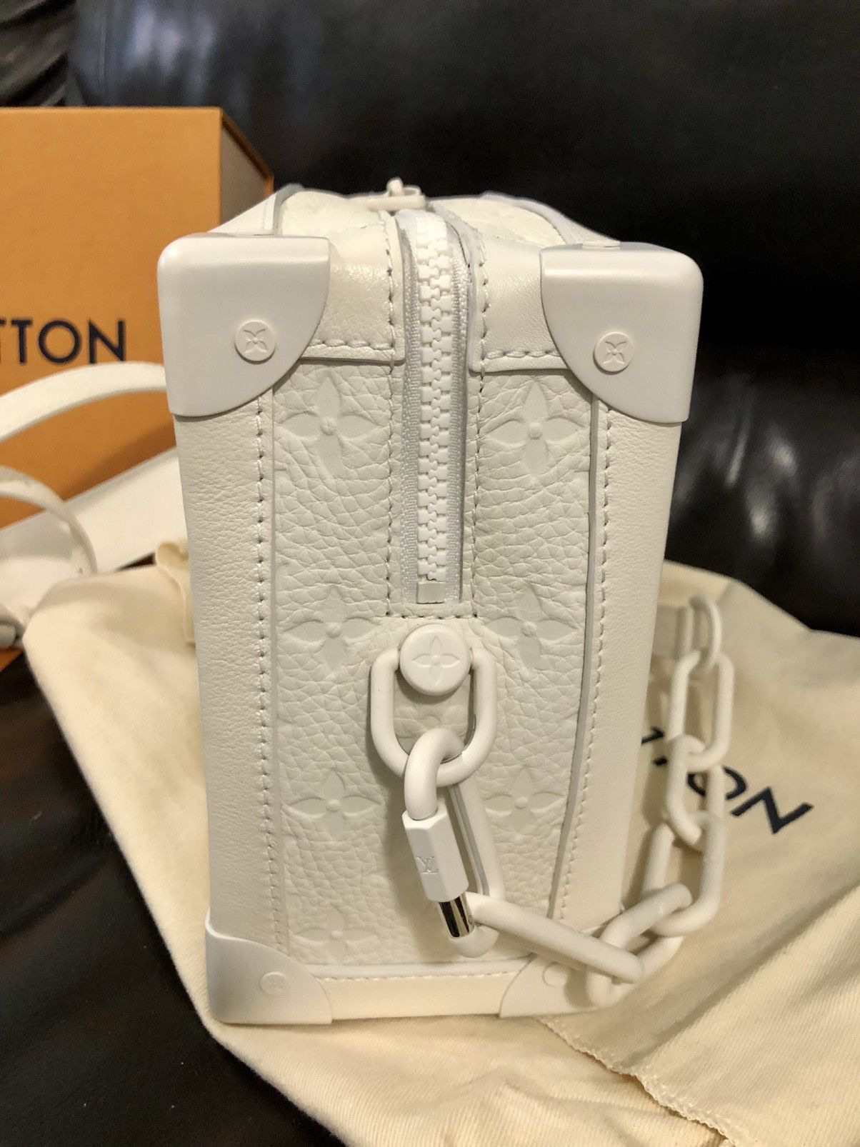 Louis Vuitton Louis Vuitton X Virgil Abloh Cocaine White Trunk S/S 2019 Size ONE SIZE - 4 Thumbnail