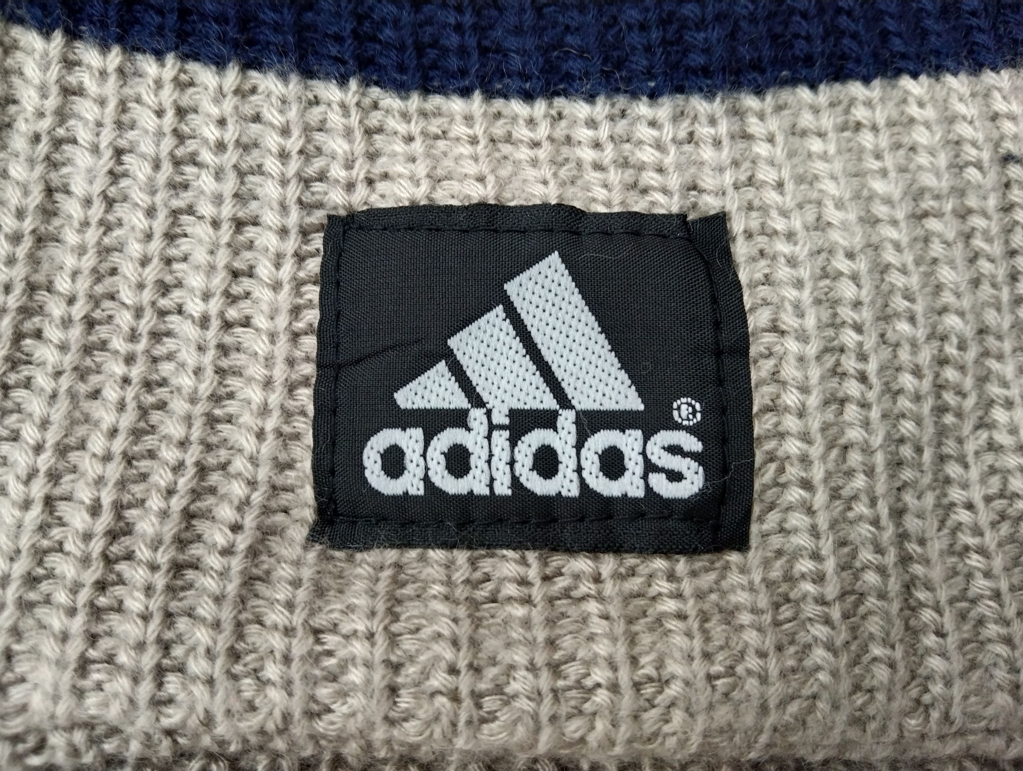 Adidas VINTAGE ADIDAS EARFLAP SPORTS/ADVENTURE BEANIE Size ONE SIZE - 6 Thumbnail