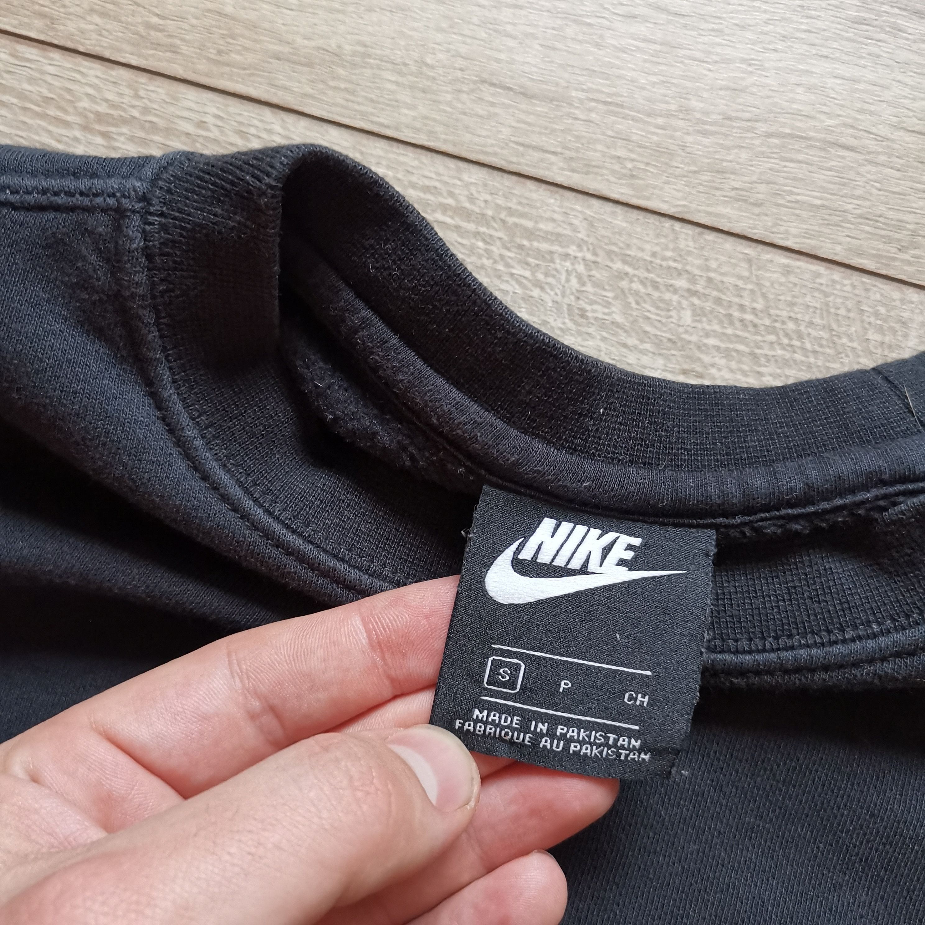 Nike Nike black sweatshirt small logo swoosh Size US S / EU 44-46 / 1 - 5 Thumbnail