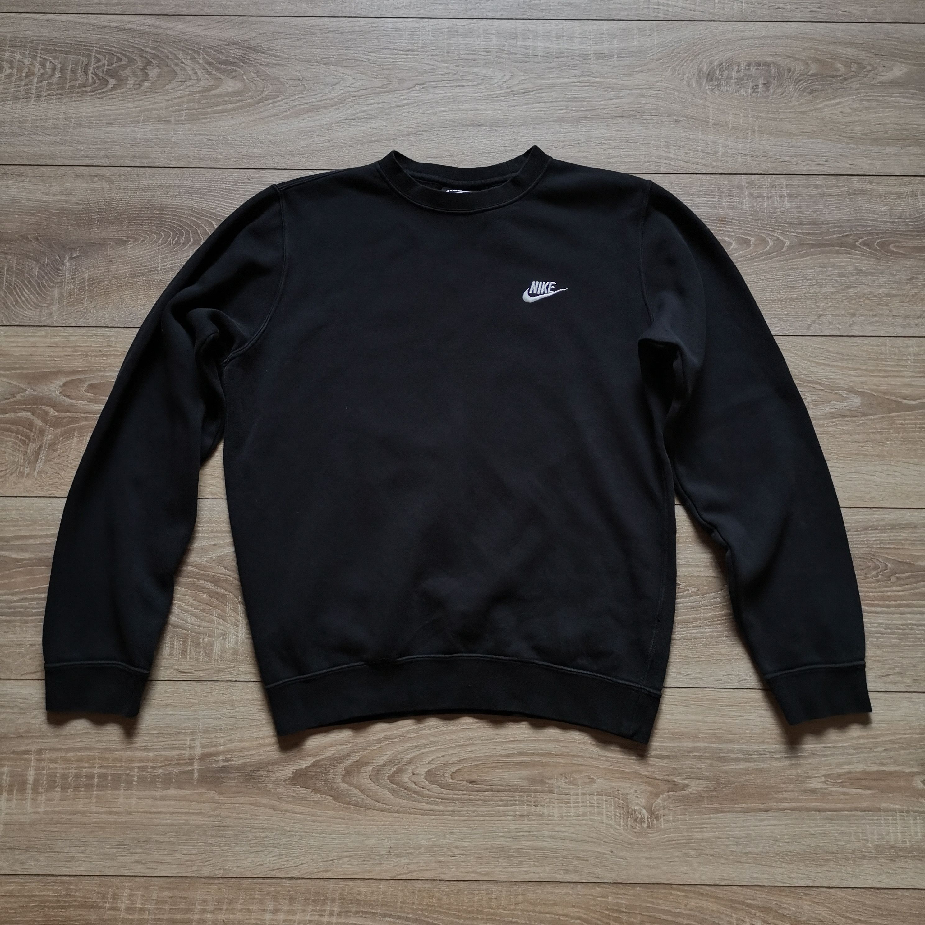 Nike Nike black sweatshirt small logo swoosh Size US S / EU 44-46 / 1 - 1 Thumbnail