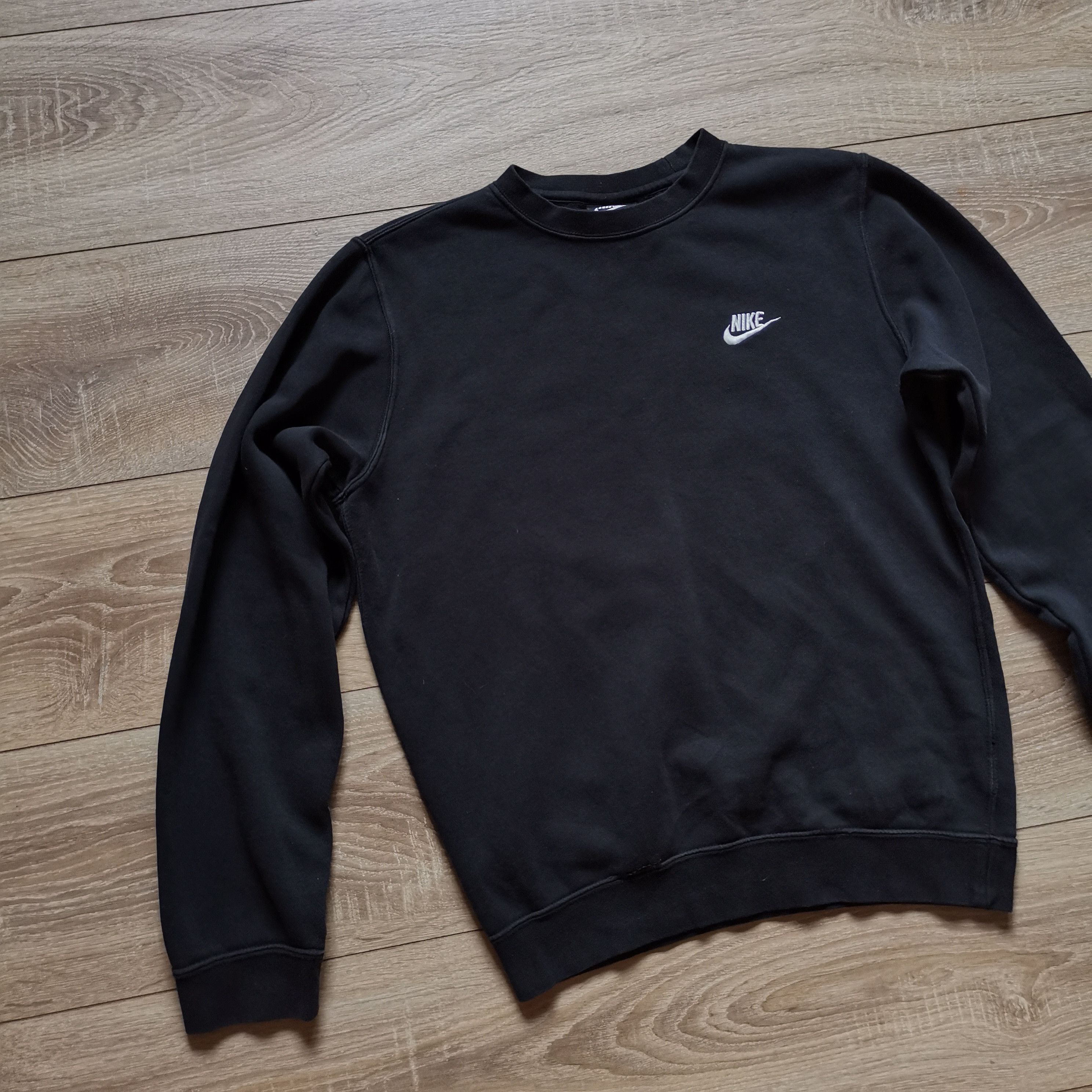 Nike Nike black sweatshirt small logo swoosh Size US S / EU 44-46 / 1 - 3 Thumbnail