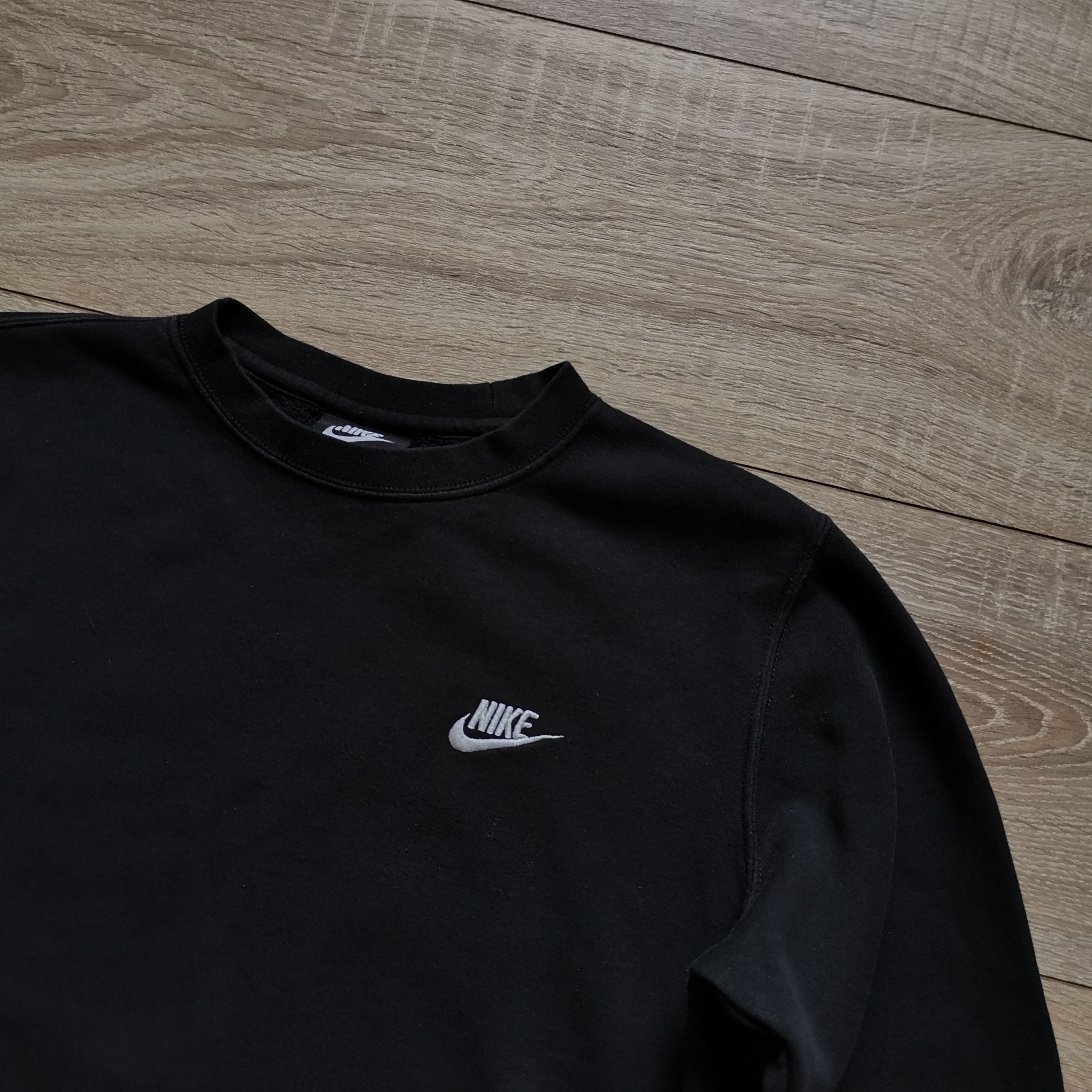 Nike Nike black sweatshirt small logo swoosh Size US S / EU 44-46 / 1 - 2 Thumbnail