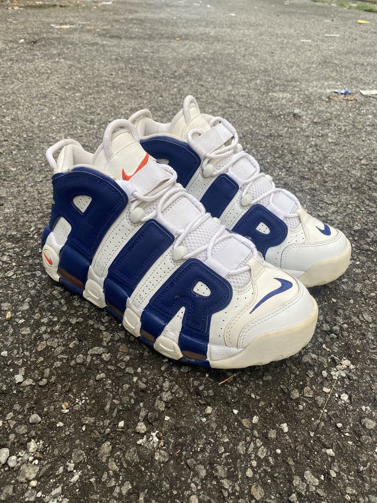 Nike Nike Air More Uptempo Knicks Size US 8 / EU 41 - 2 Thumbnail