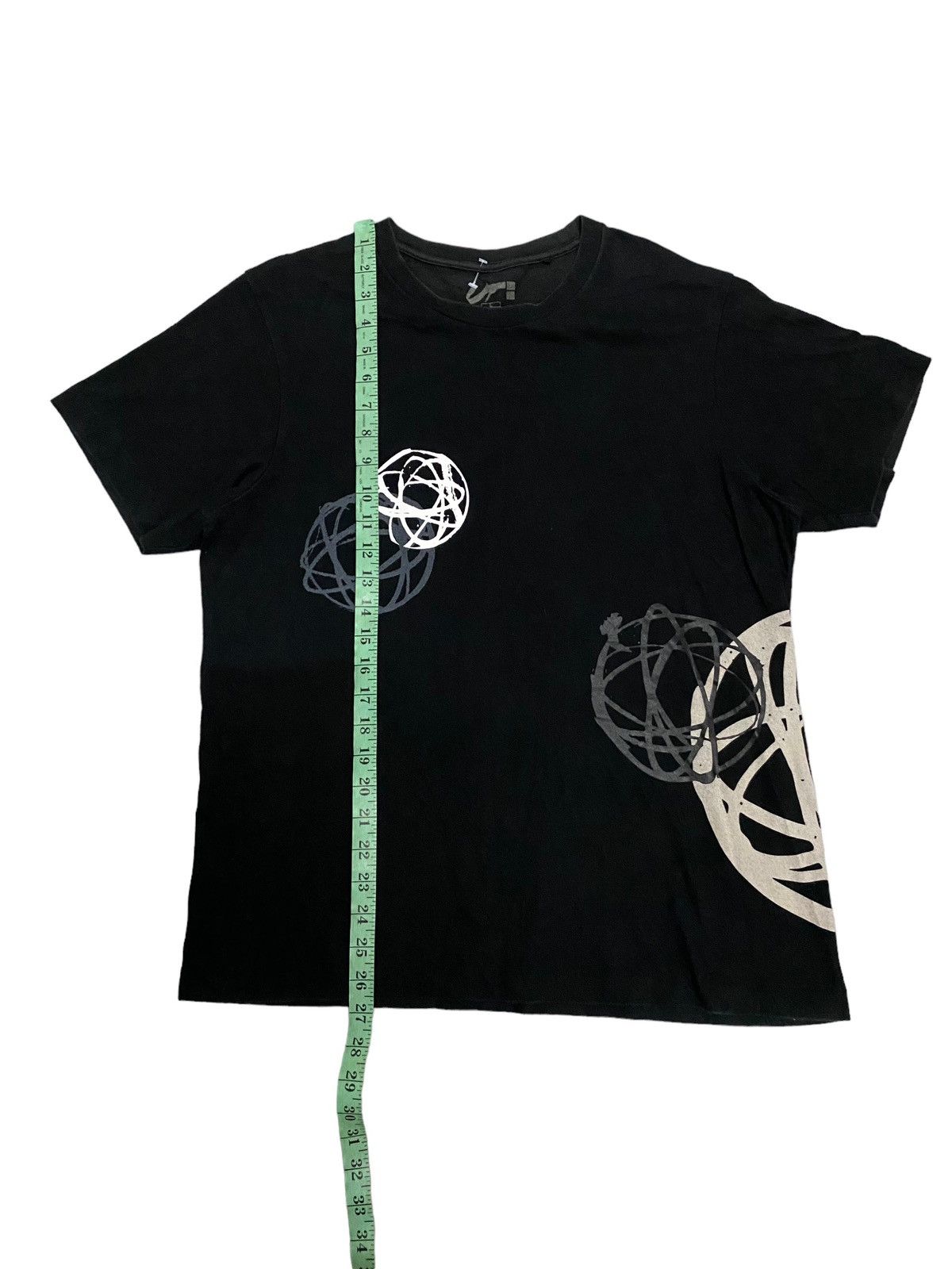 Futura × Japanese Brand × Uniqlo Offer‼️Vintage Futura Uniqlo Abstract Laboratories Tee Size US L / EU 52-54 / 3 - 10 Thumbnail