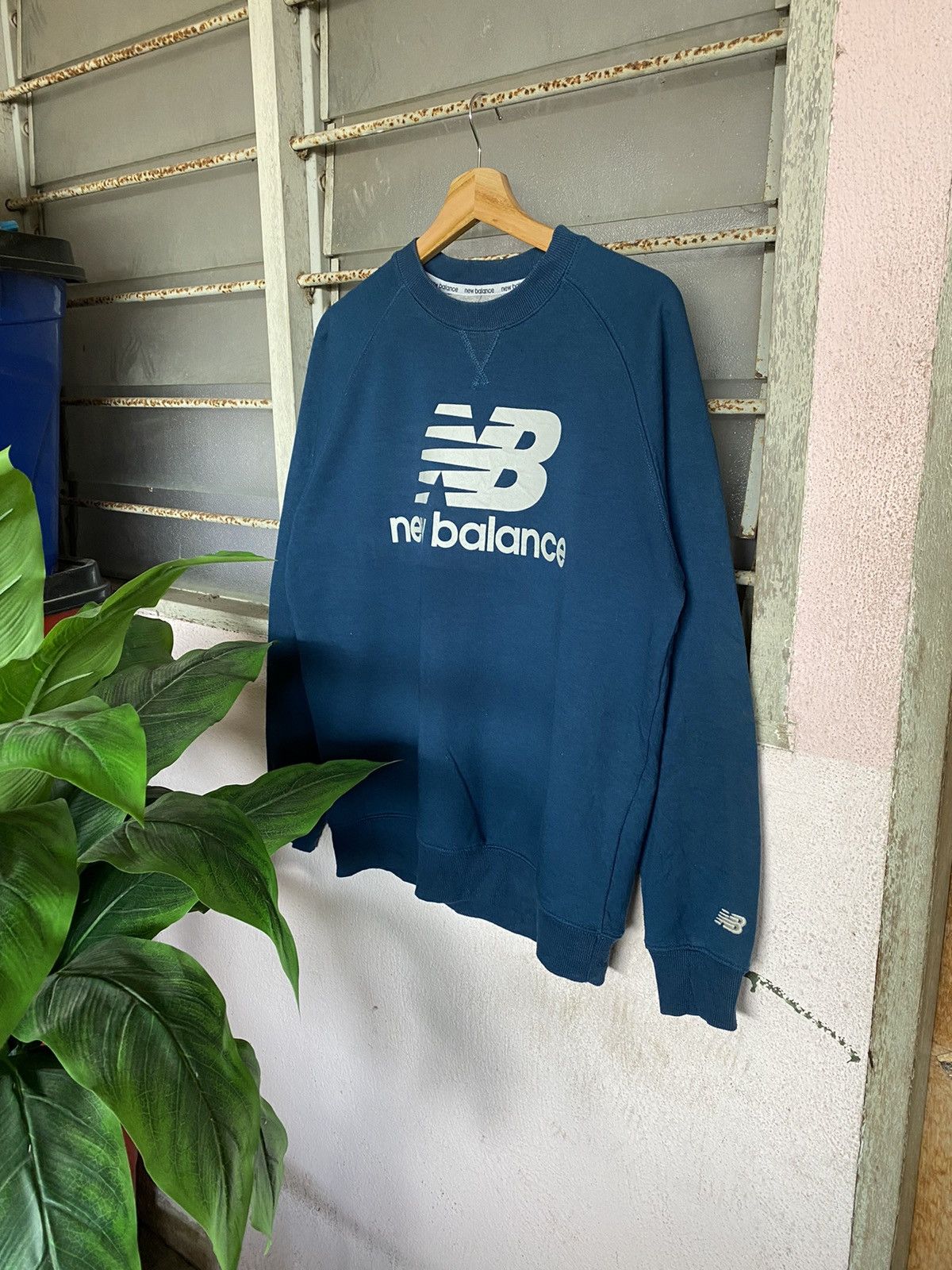 image of New Balance Big Logo Spellout in Blue, Men's (Size Large)