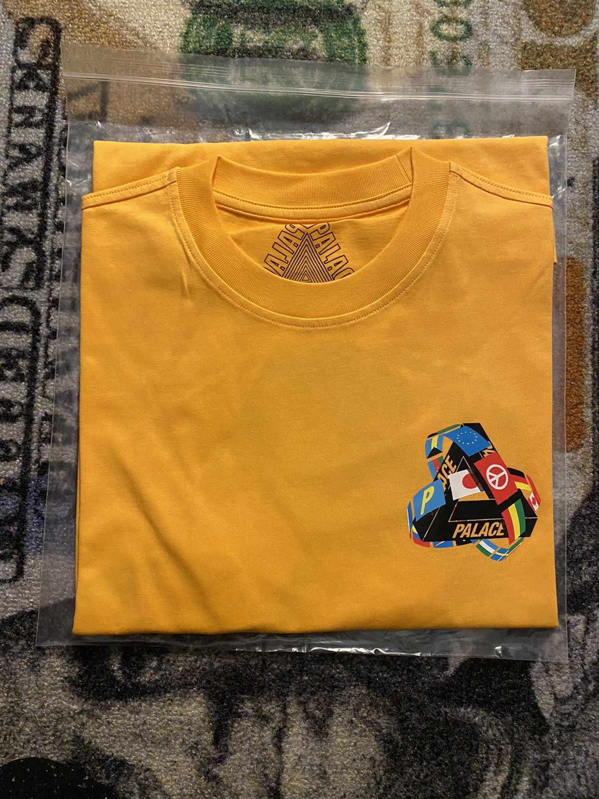PALACE SKATEBOARDS TRI-FLAG T-SHIRT TEE BLACK LARGE L