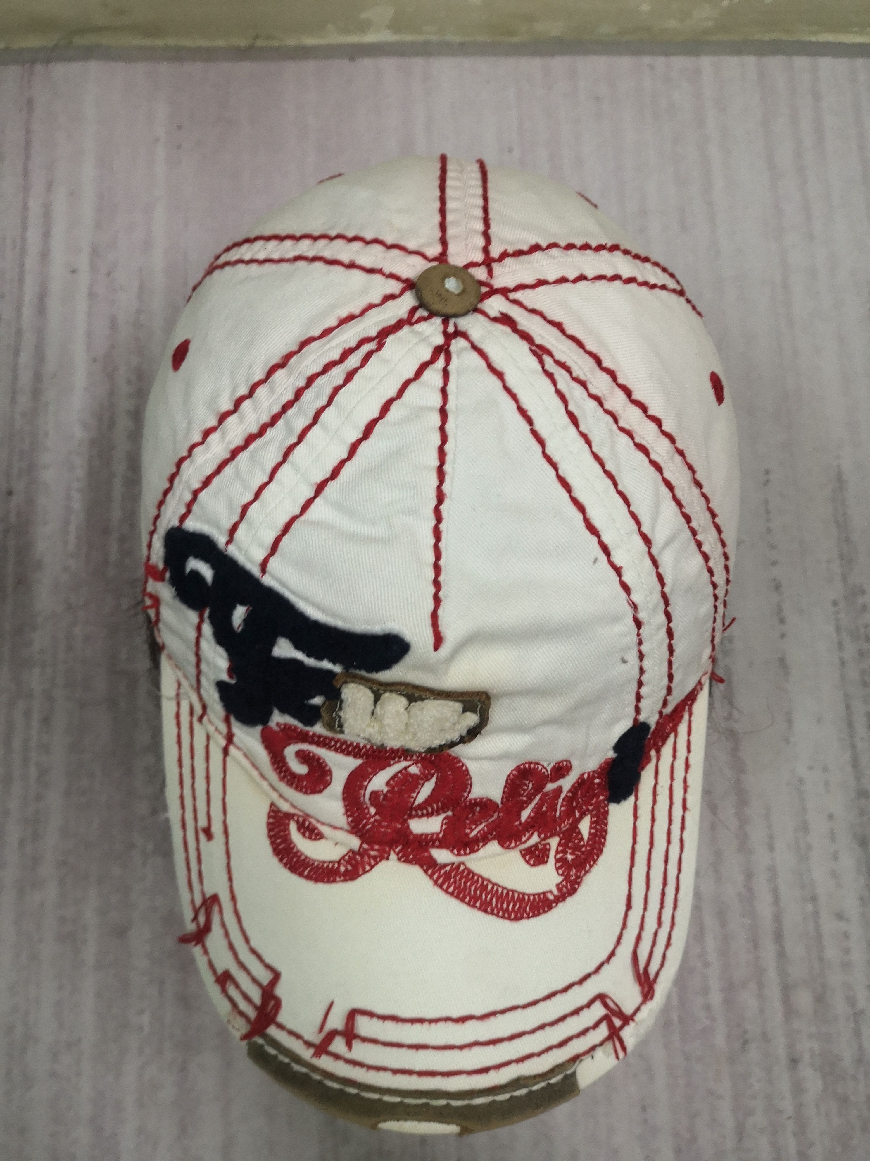 20471120 × True Religion True Religion Distressed Hats Size ONE SIZE - 2 Thumbnail