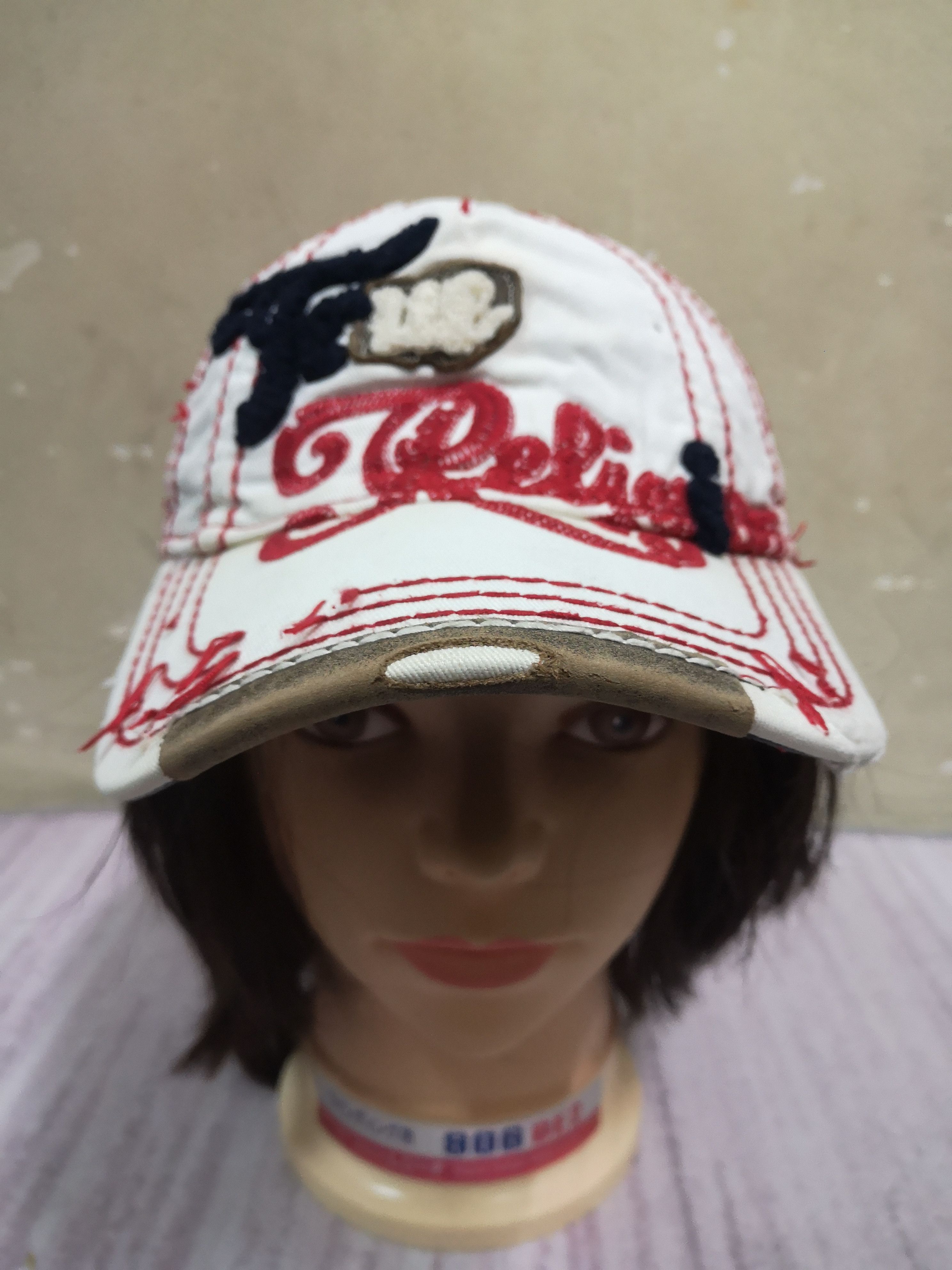 20471120 × True Religion True Religion Distressed Hats Size ONE SIZE - 3 Thumbnail