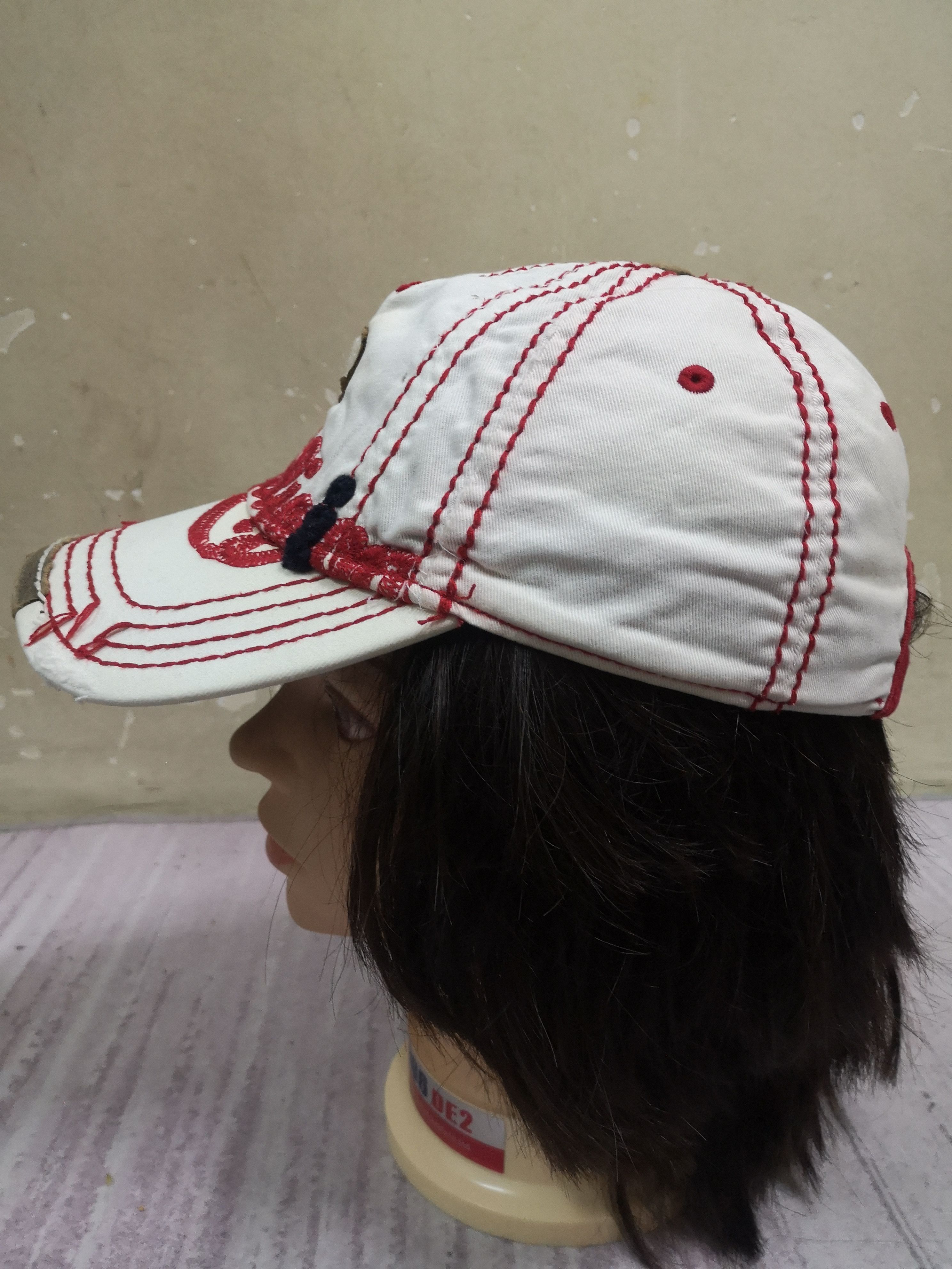 20471120 × True Religion True Religion Distressed Hats Size ONE SIZE - 7 Thumbnail