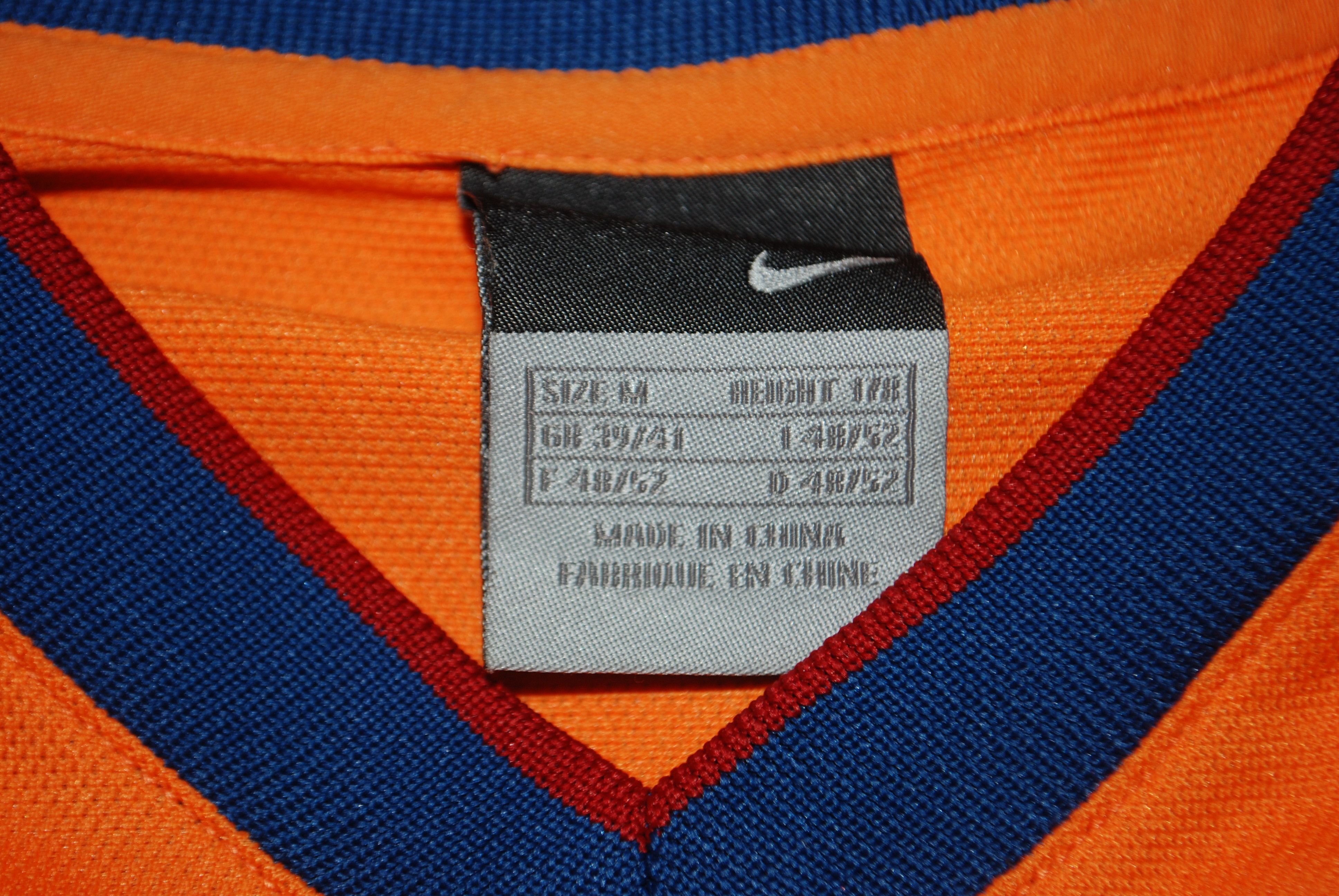 Nike #11 ZAMBROTTA BARCELONA BARCA 2006 2007 AWAY FOOTBALL SHIRT Size US M / EU 48-50 / 2 - 3 Thumbnail