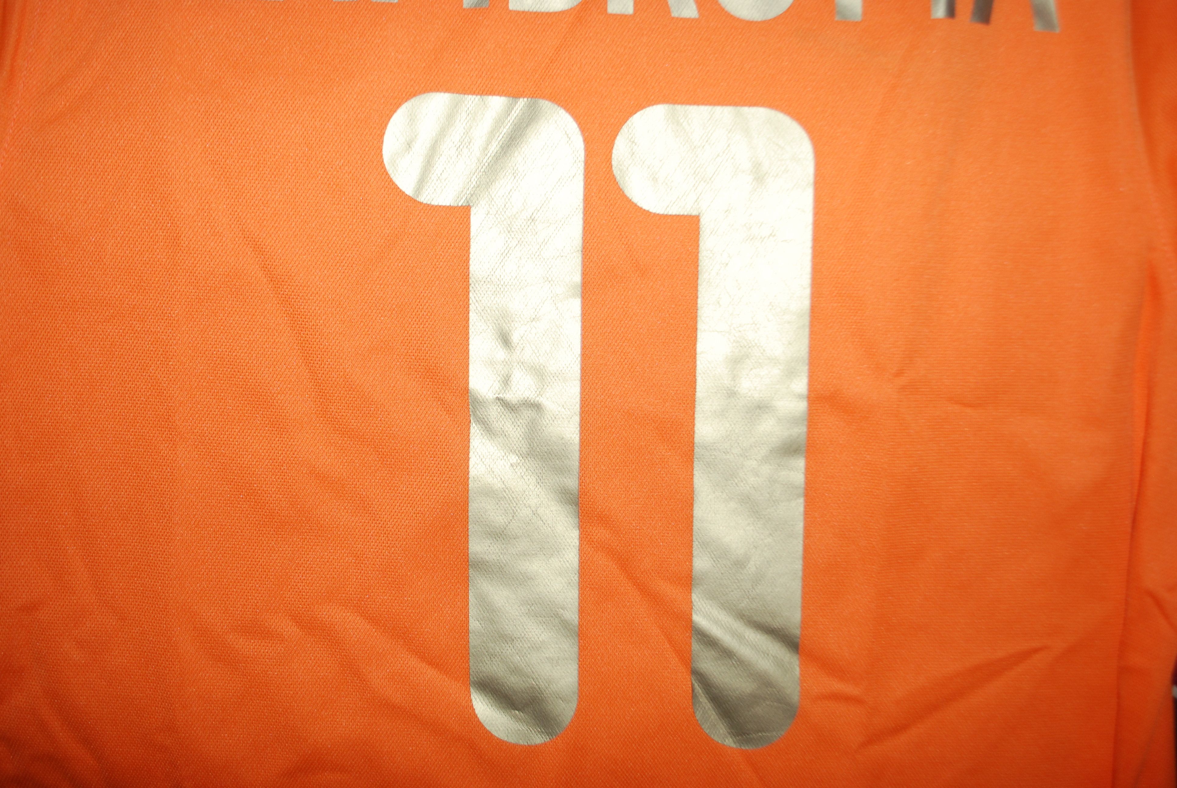 Nike #11 ZAMBROTTA BARCELONA BARCA 2006 2007 AWAY FOOTBALL SHIRT Size US M / EU 48-50 / 2 - 7 Thumbnail