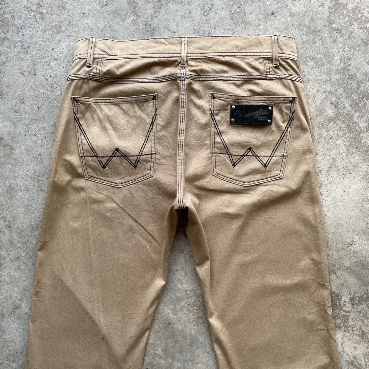 Wrangler Vintage Wrangler Khaki Colours Trousers Casual Pants W33 Size US 33 - 15 Thumbnail
